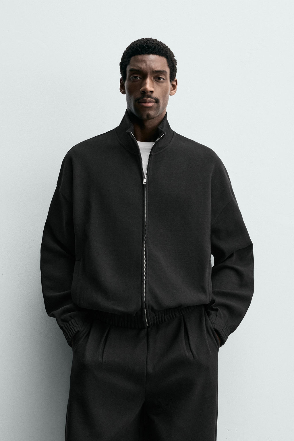 SUDADERA INTERLOCK CREMALLERA / Negro - Zara фото 2