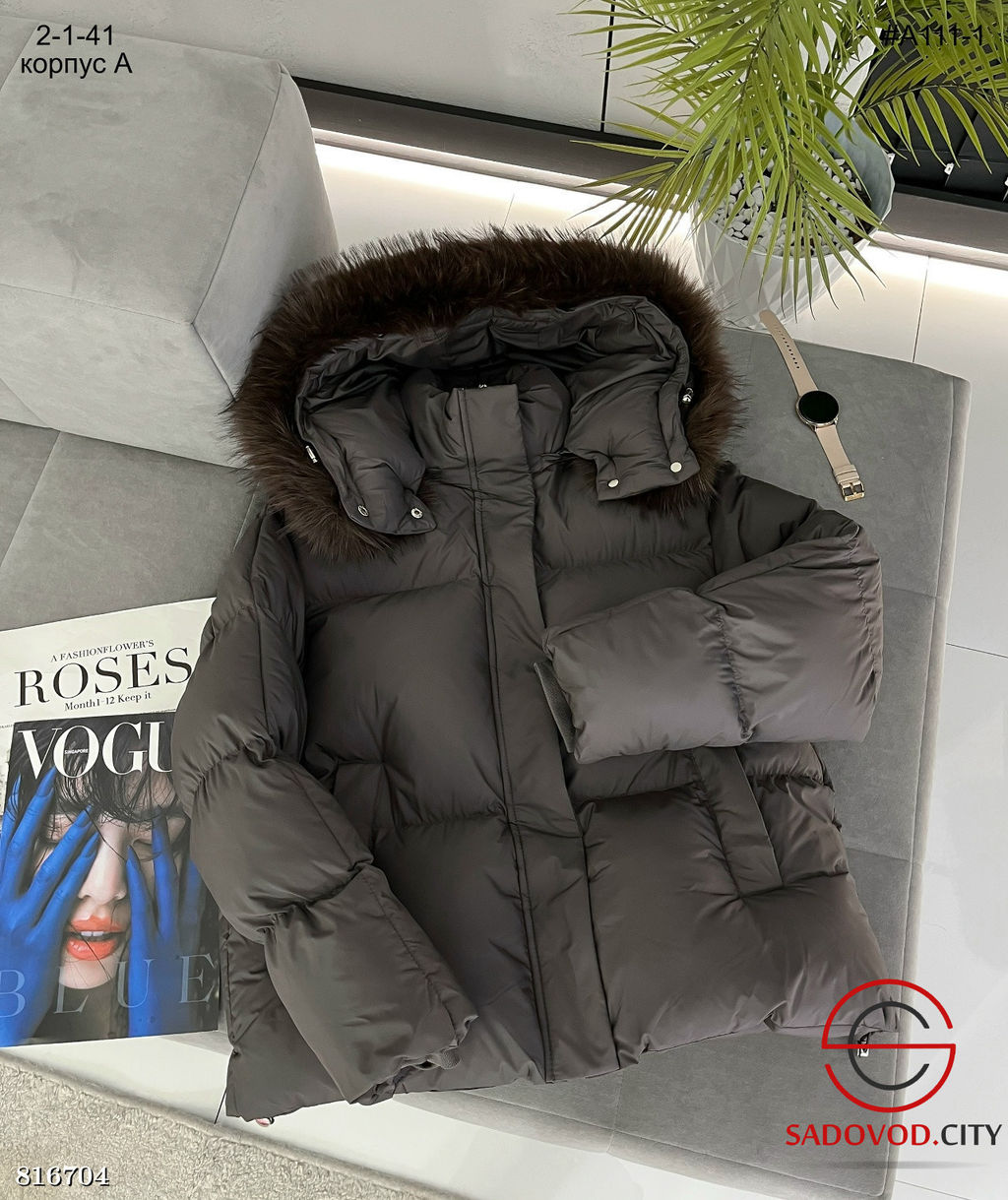 женская зимняя куртка с капюшоном и мехом - Bruno фото 3