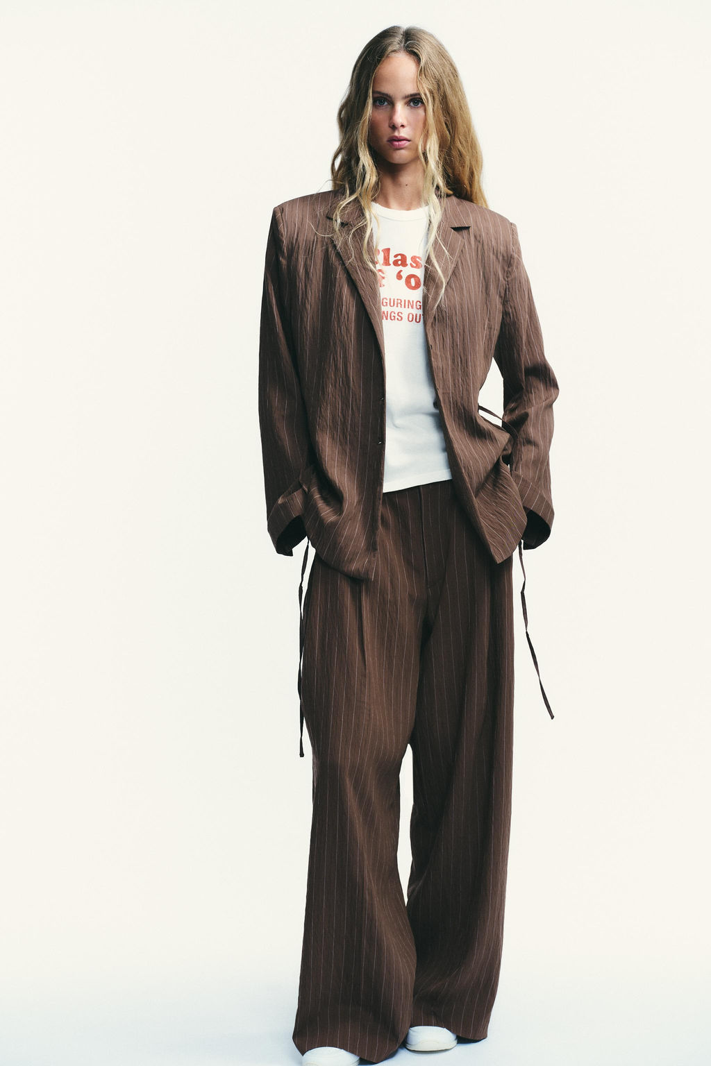 STRIPED SHOULDER PAD BLAZER WITH THIN BELT