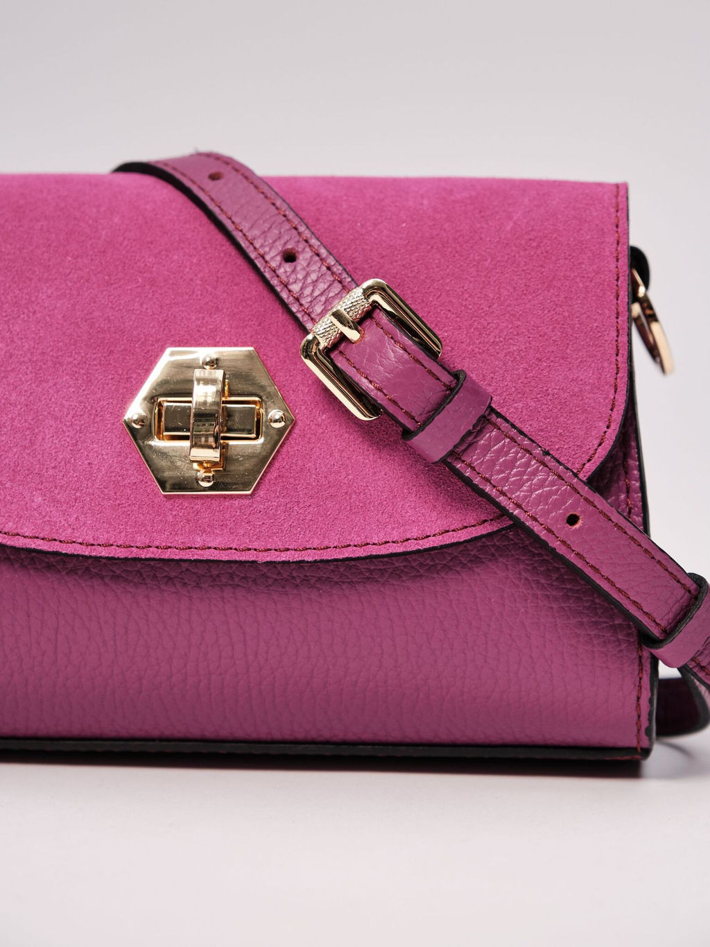 Сумка замшевая Deboro 31033 фиолетовый флокс