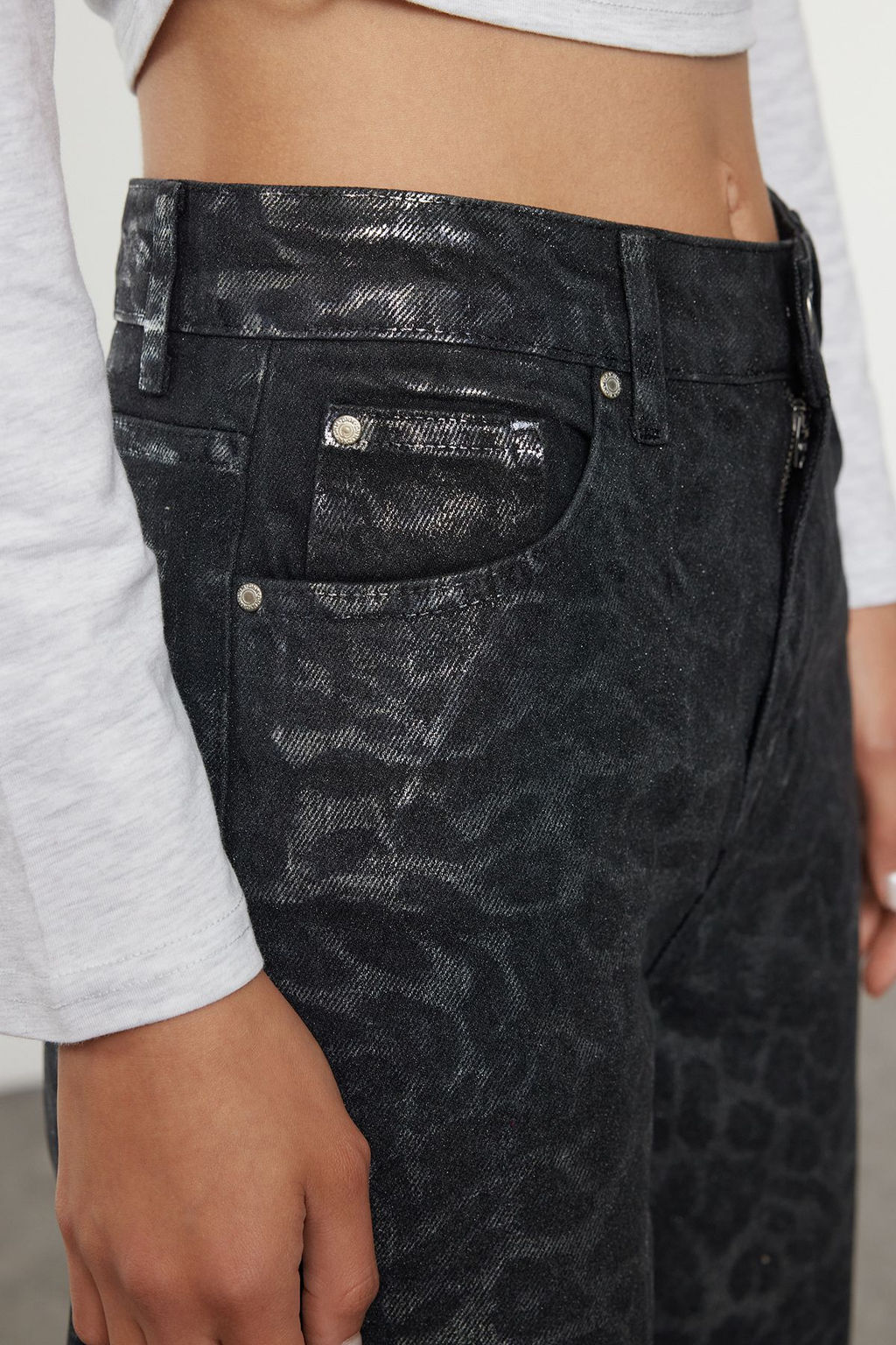 Limited Edition Cok Renkli Leopar Varak Bask?l? Yuksek Bel Wide Leg Jeans TWOAW25JE00071 - Trendyolmilla фото 11