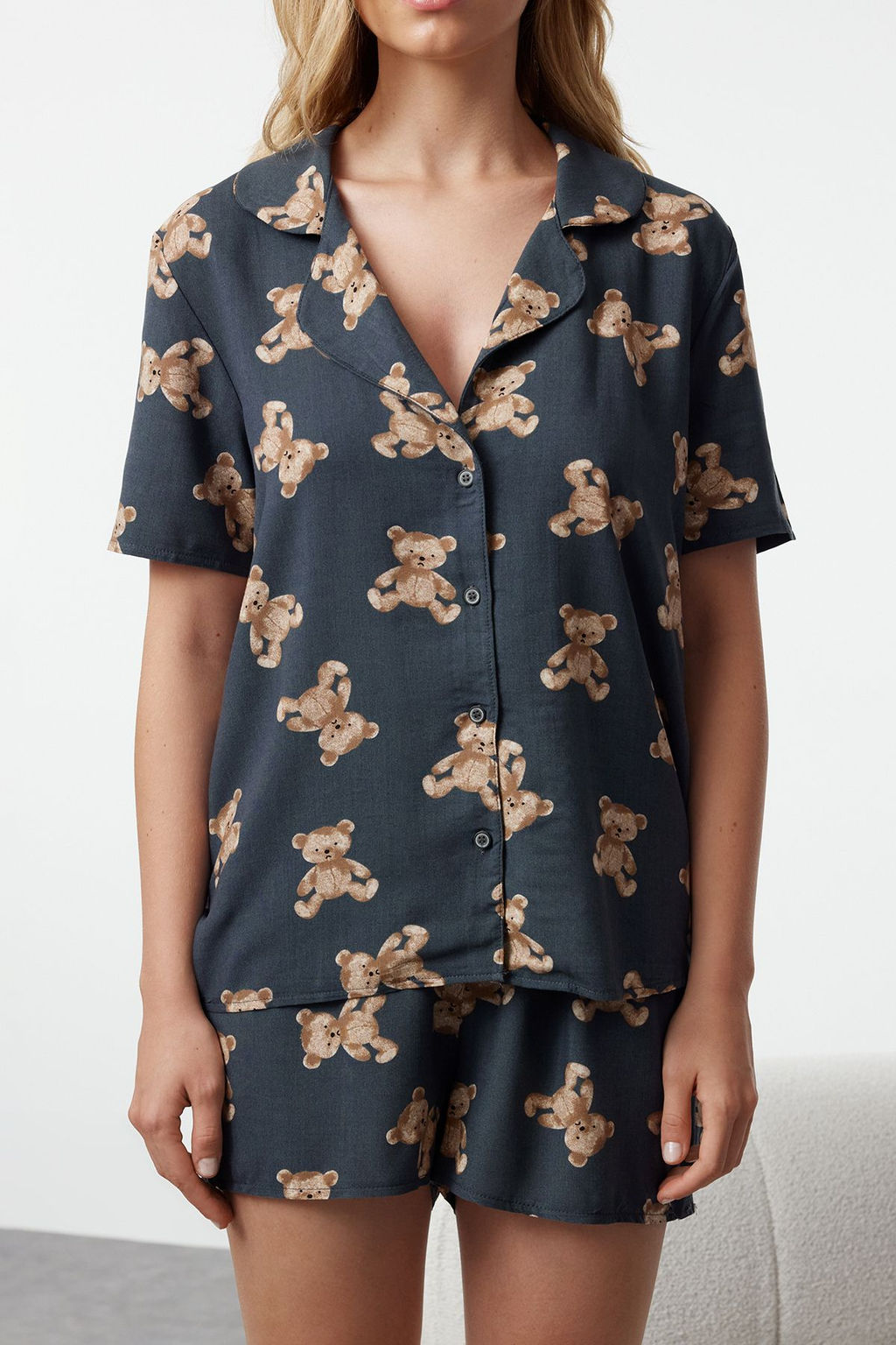 Trendyolmilla Bej Ay?c?kl? Viskon Sortlu Dokuma Pijama Tak?m? THMSS24PT00067  фото 17