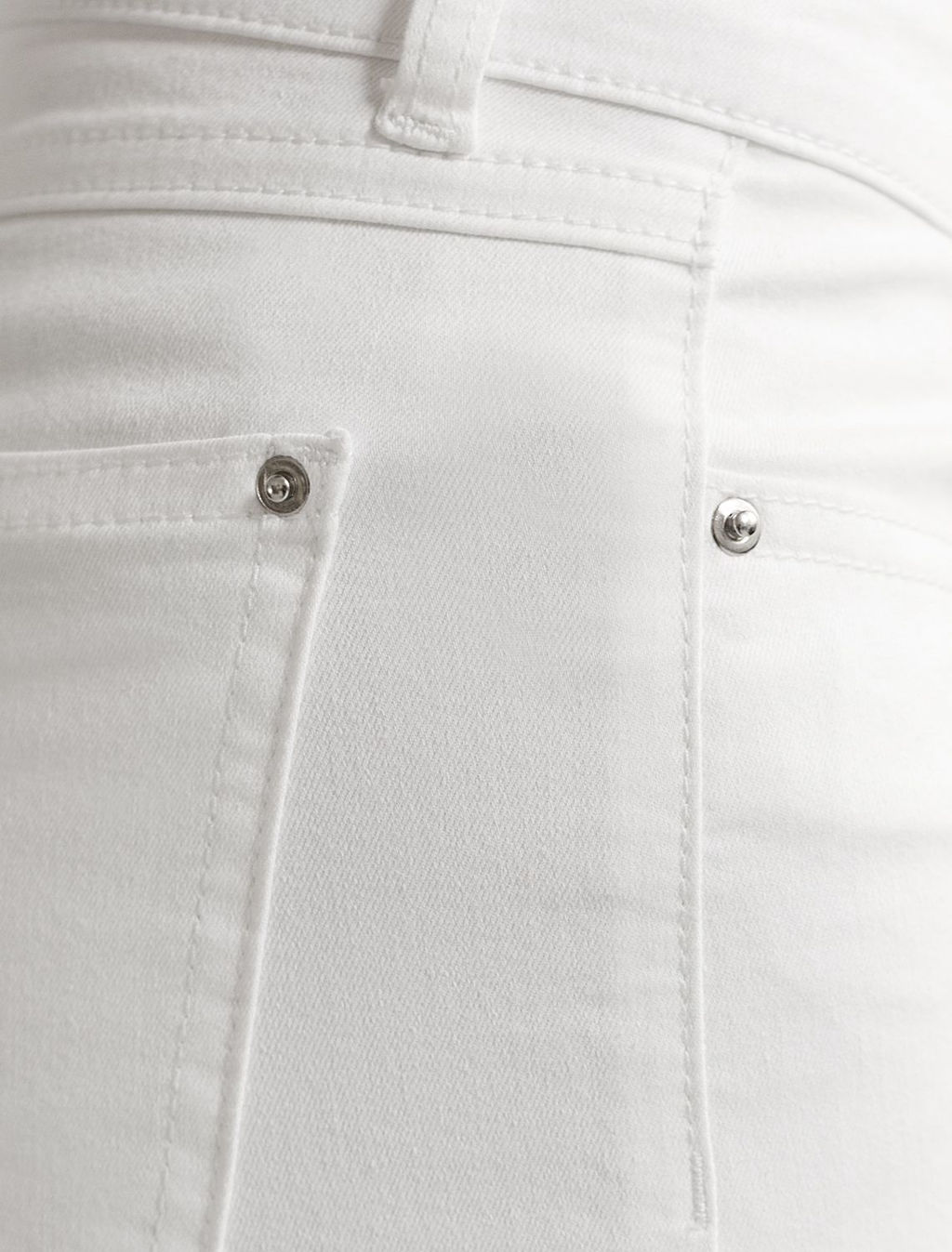 Широкие джинсы из облегченного денима