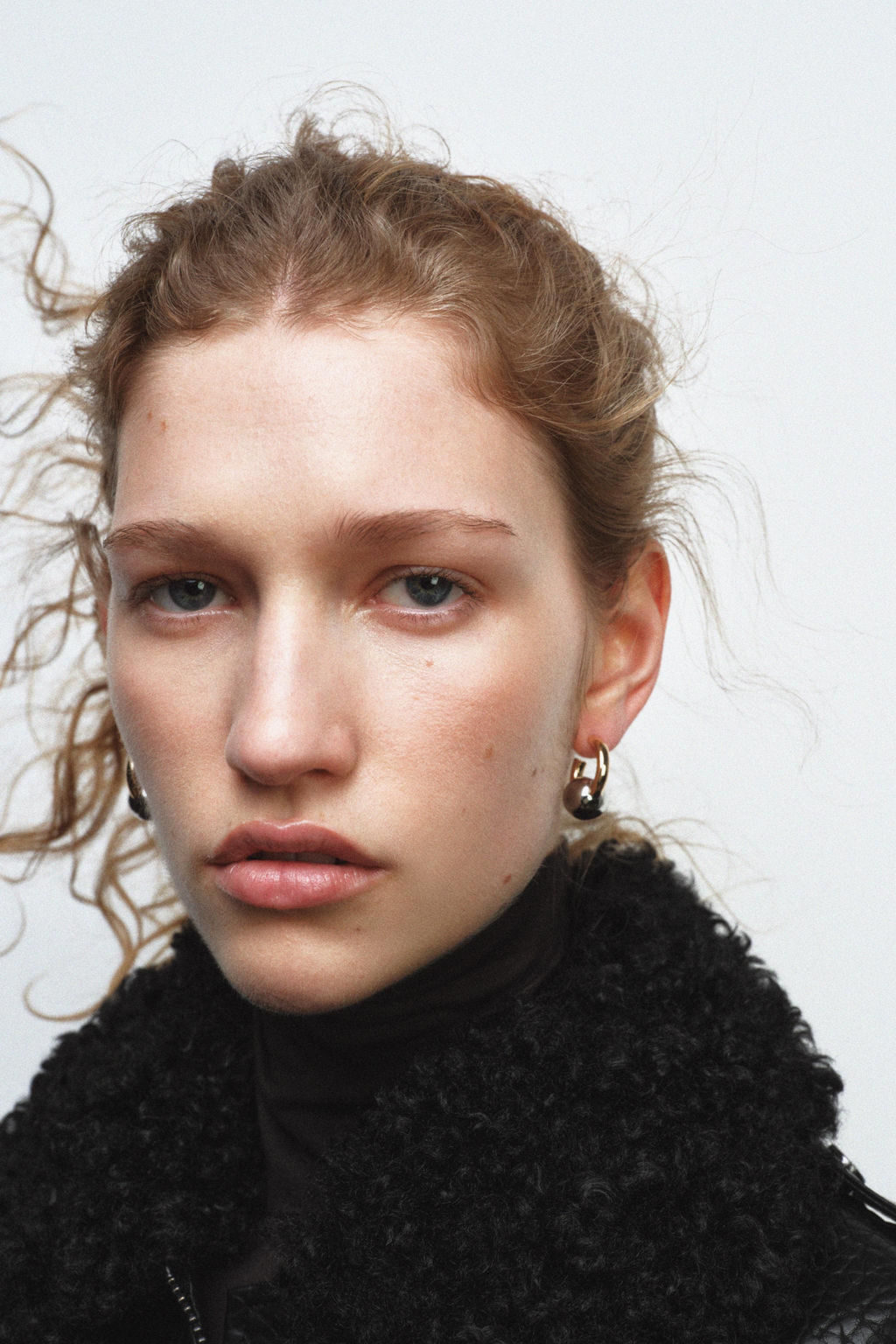 MISMATCHED HOOP AND BALL EARRINGS - Zara фото 3