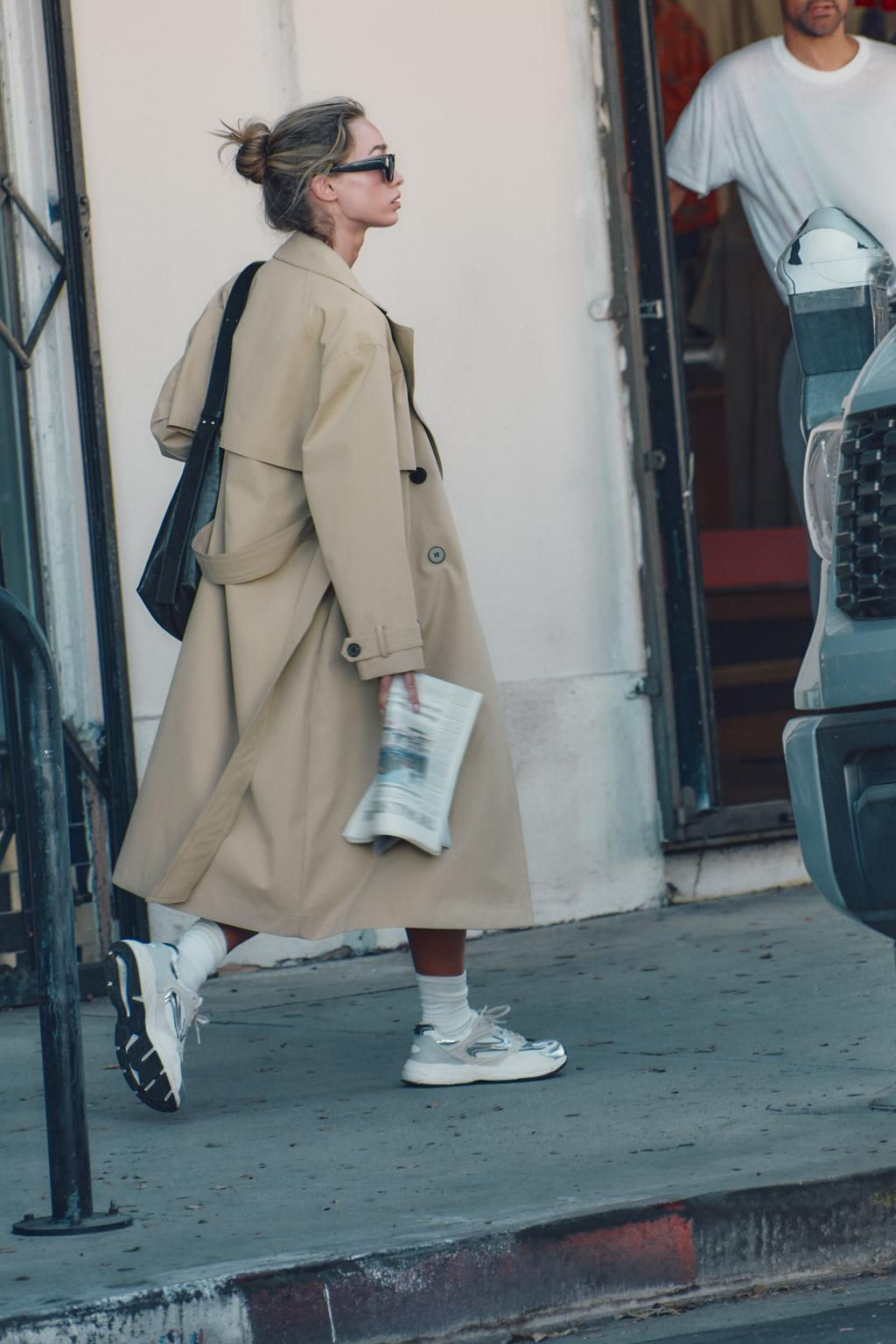 WATER-REPELLENT MIDI TRENCH COAT WITH BELT - Zara фото 2