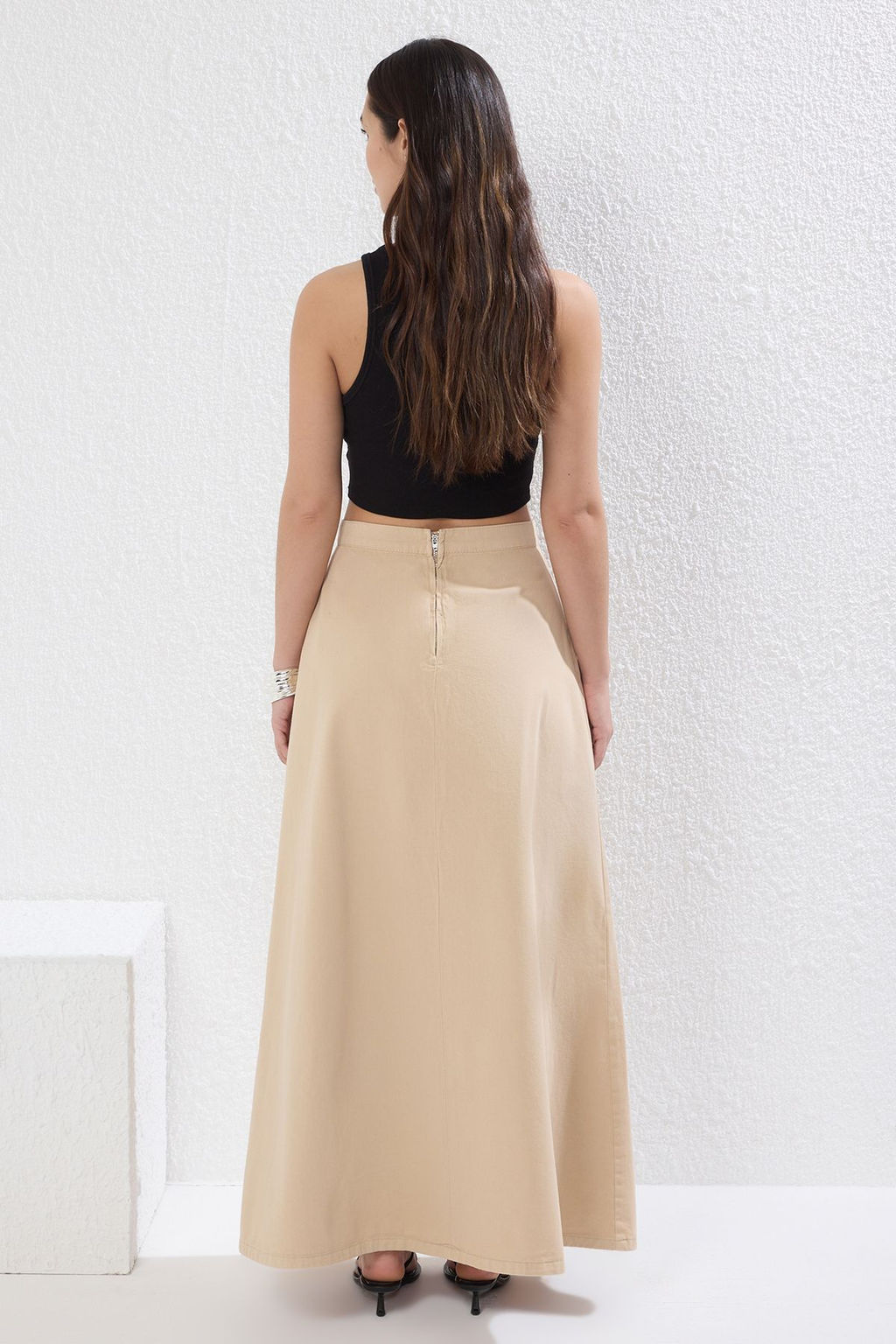 TRENDYOLMILLA Kahverengi Volanl? Maxi Denim Etek TWOSS25ET00005  фото 4