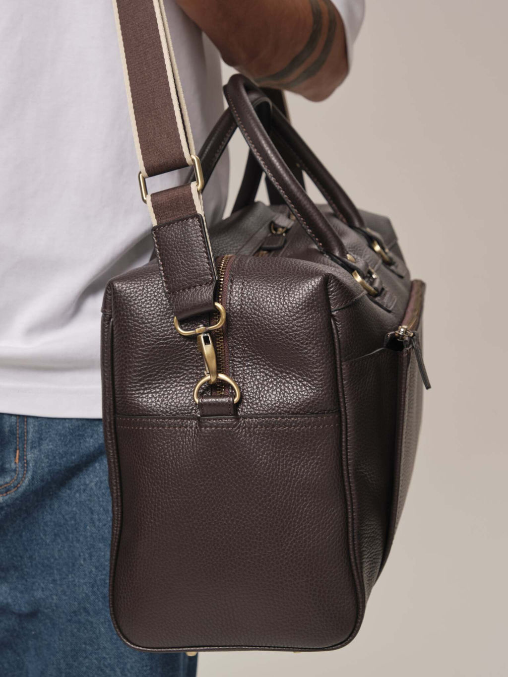 Сумка дорожная Azaro 8048 т.коричневый