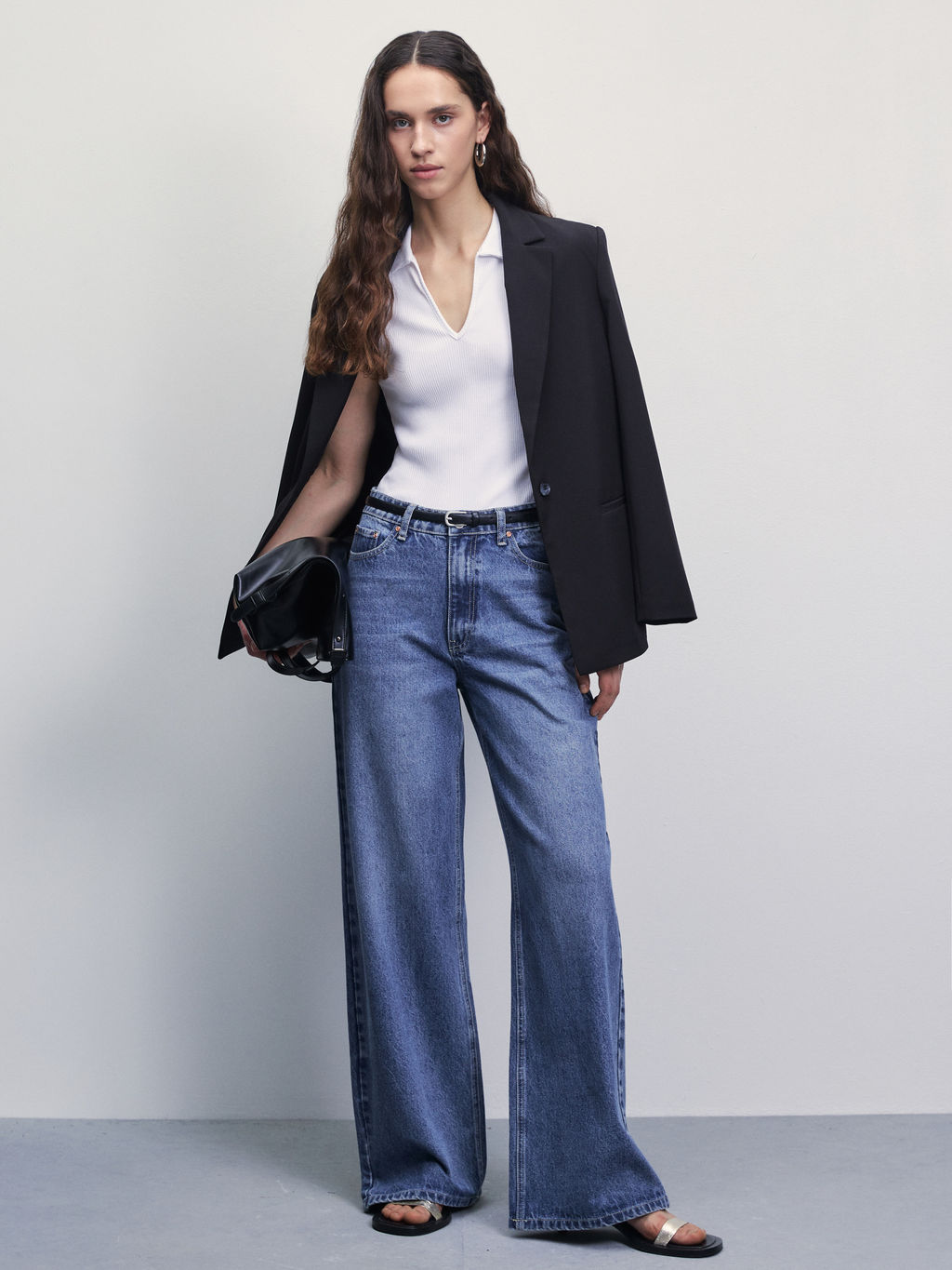 Трикотажный топ с вырезом / Zarina  фото 2