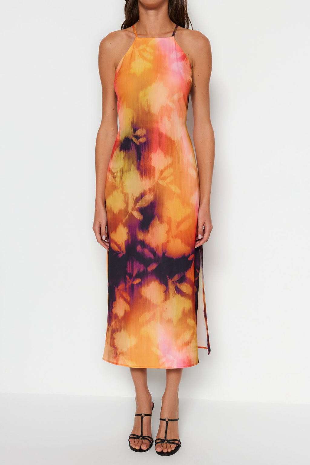 TRENDYOLMILLA Turuncu Cicek Desenli Duz Kesim Halter Yaka Midi Saten Astarl? Dokuma Elbise TWOSS23EL02417 фото 4