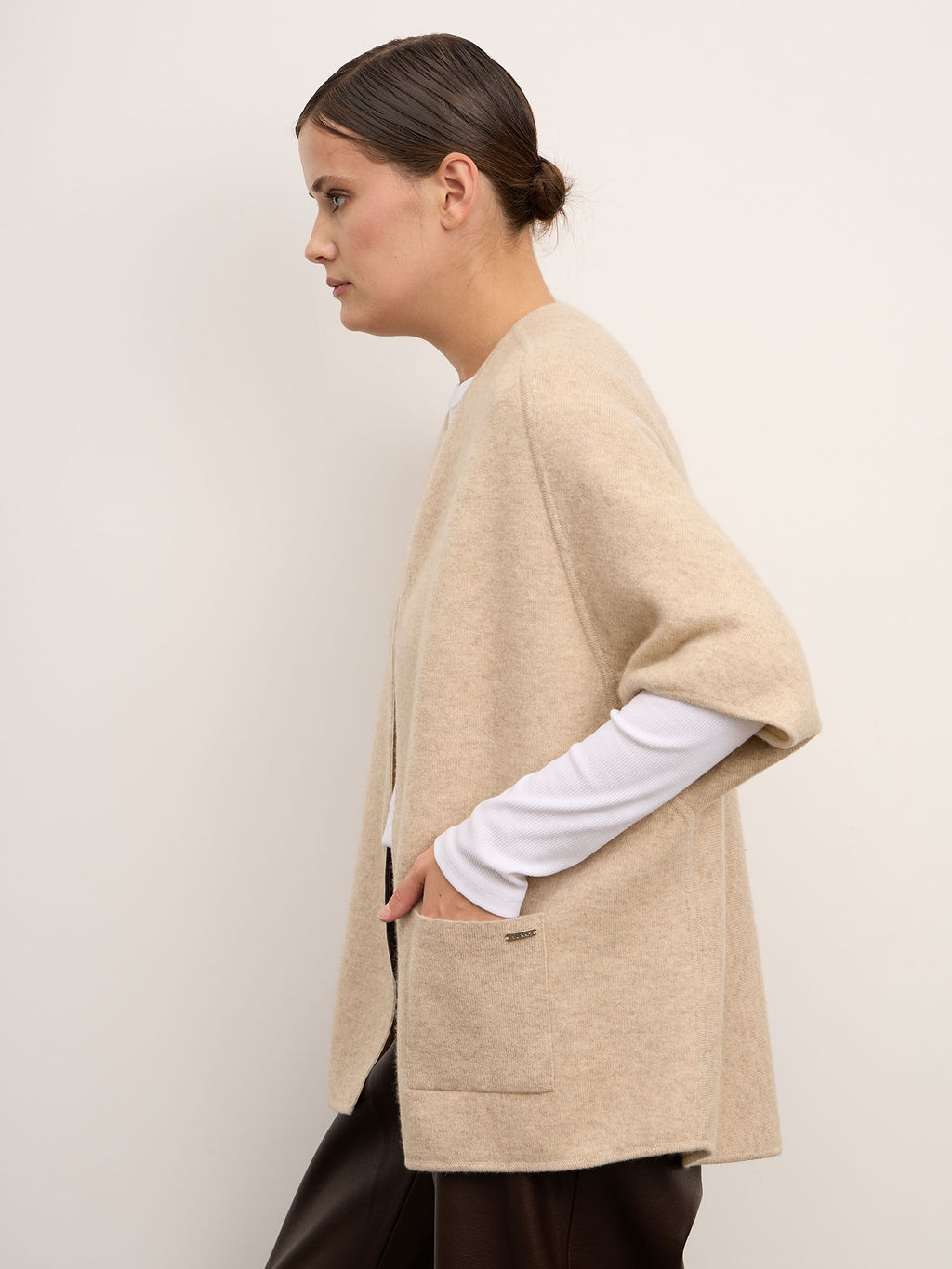 Пончо из кашемира 08469 латте-белое