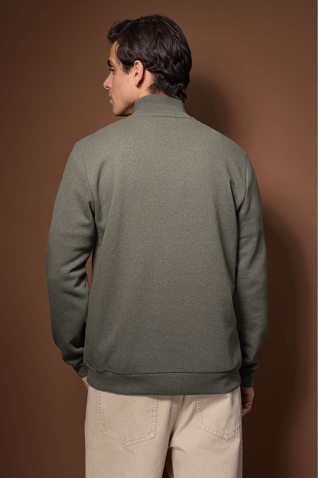 Haki Regular/Normal Kesim Dik Yaka Kal?n Ici Polarl? Sweatshirt TMNAW26SW00021