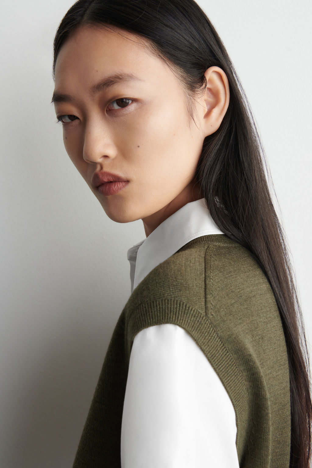 CHALECO DE LANA MERINO CON CAMISA - H&m фото 4