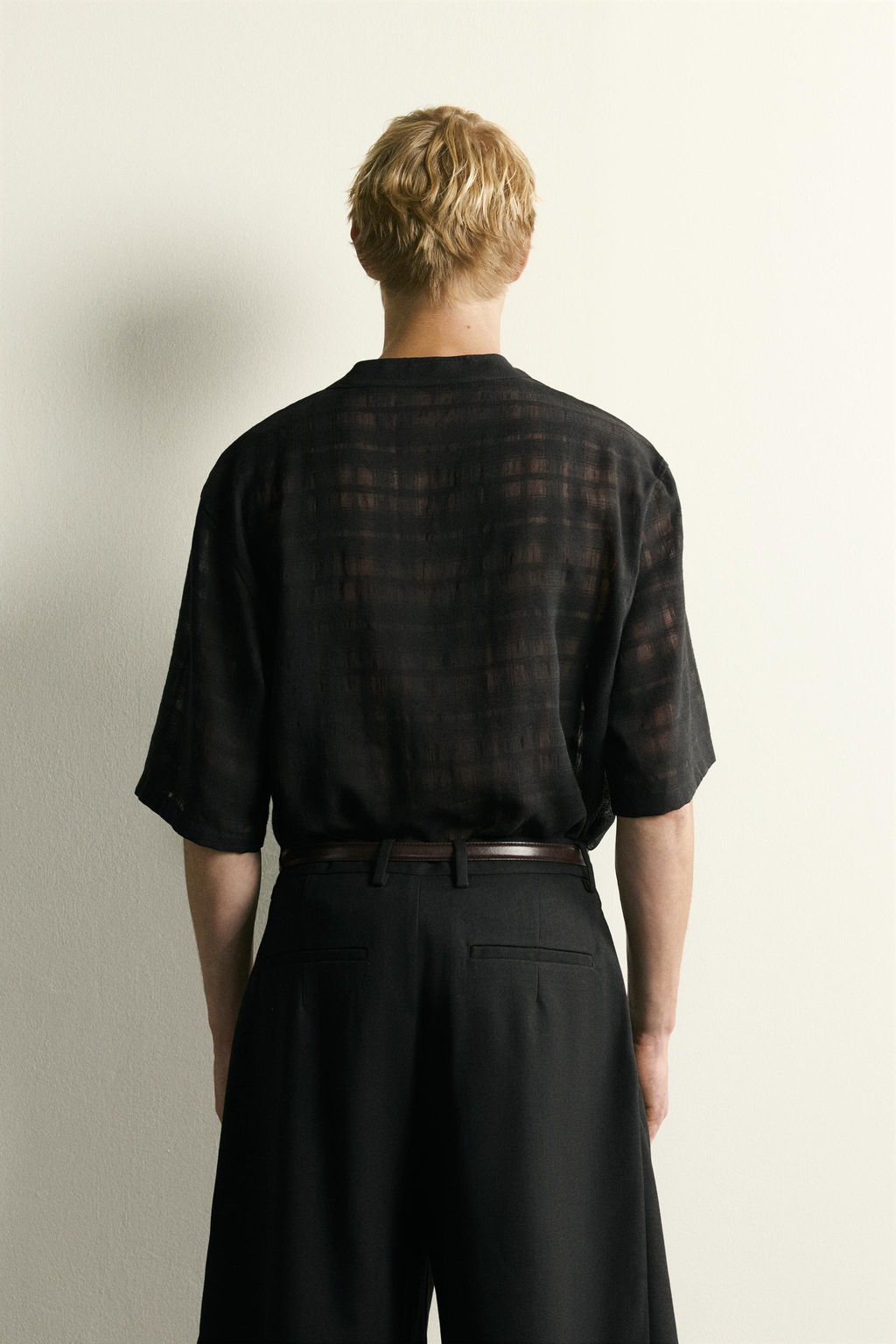 CAMISA SEMITRANSPARENTE JACQUARD CUADROS / Negro