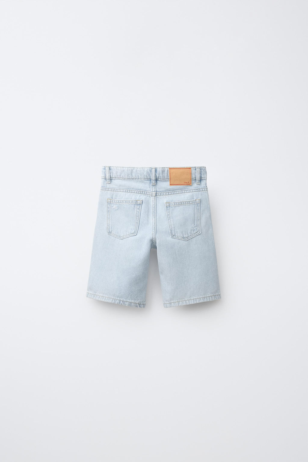 BERMUDA DENIM STRAIGHT ROTOS / Azul claro