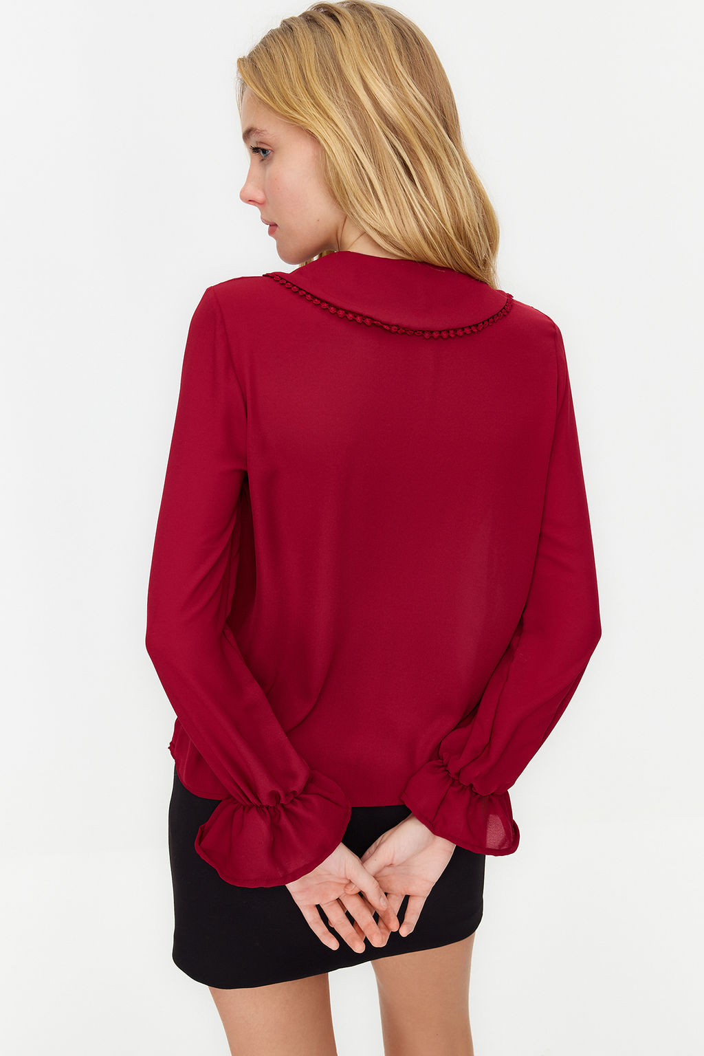 TRENDYOLMILLA Beyaz Bebe Yaka Ponpon Detayl? Regular Normal Kal?p Dokuma Gomlek TWOAW21GO0717  фото 21