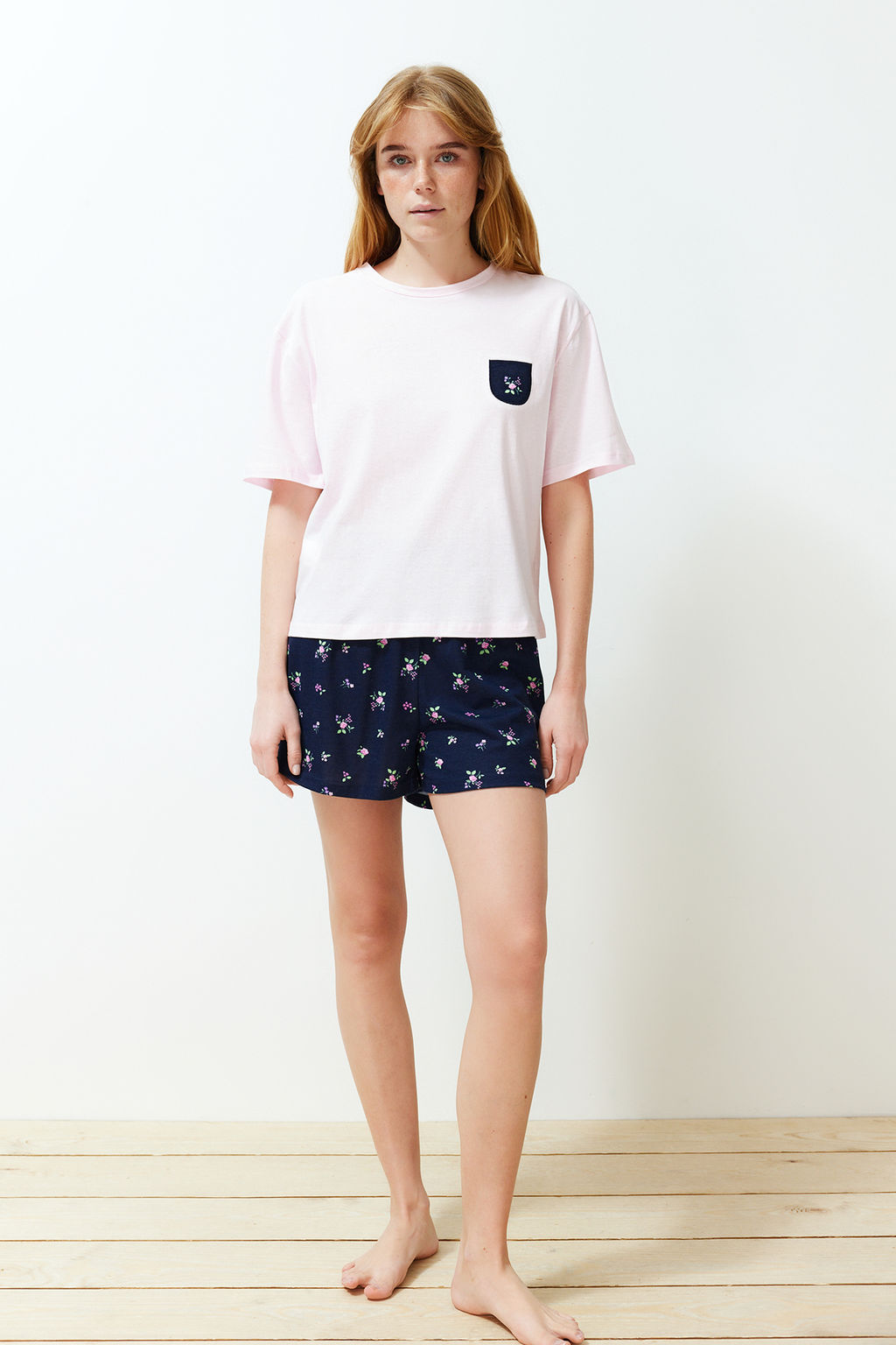 Trendyolmilla Pembe Cok Renkli Cicekli Sortlu Orme Pijama Tak?m? THMSS24PT00214  фото 4