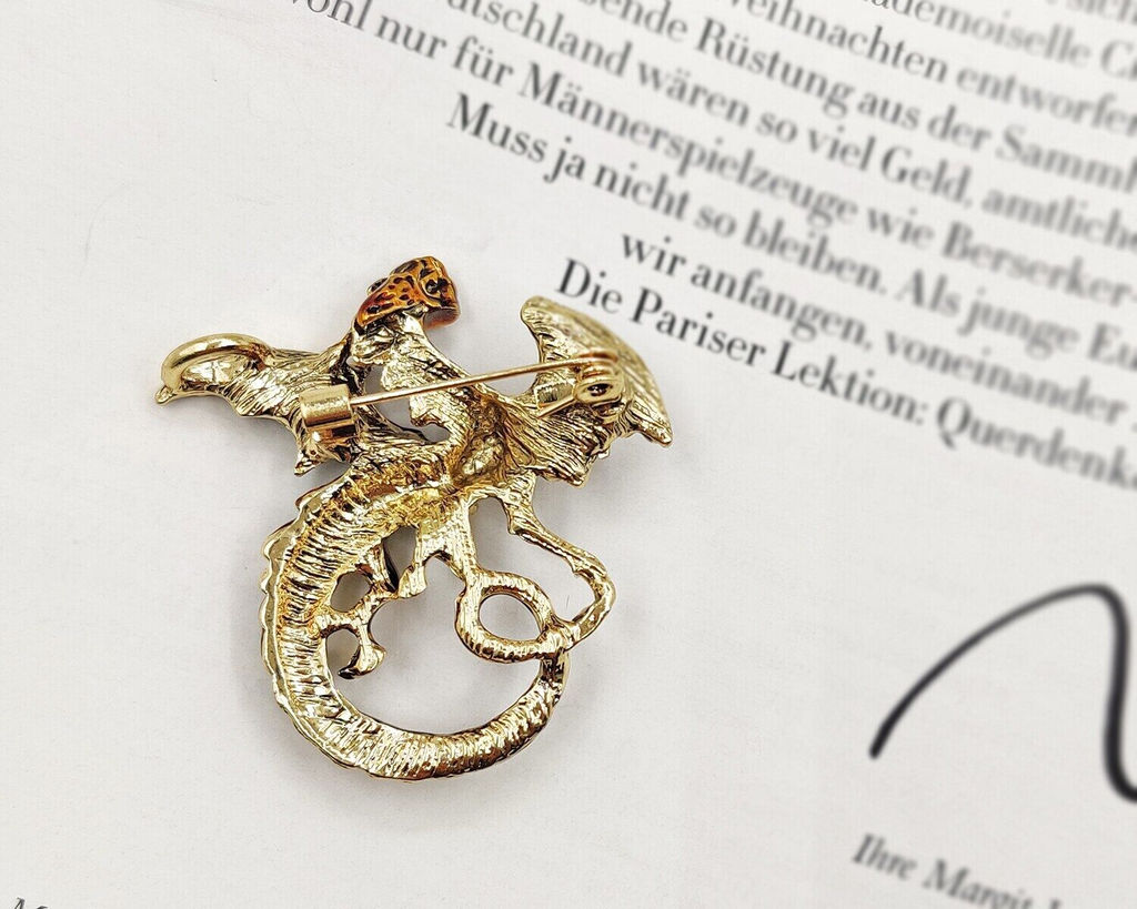 Брошь Золотого Дракона