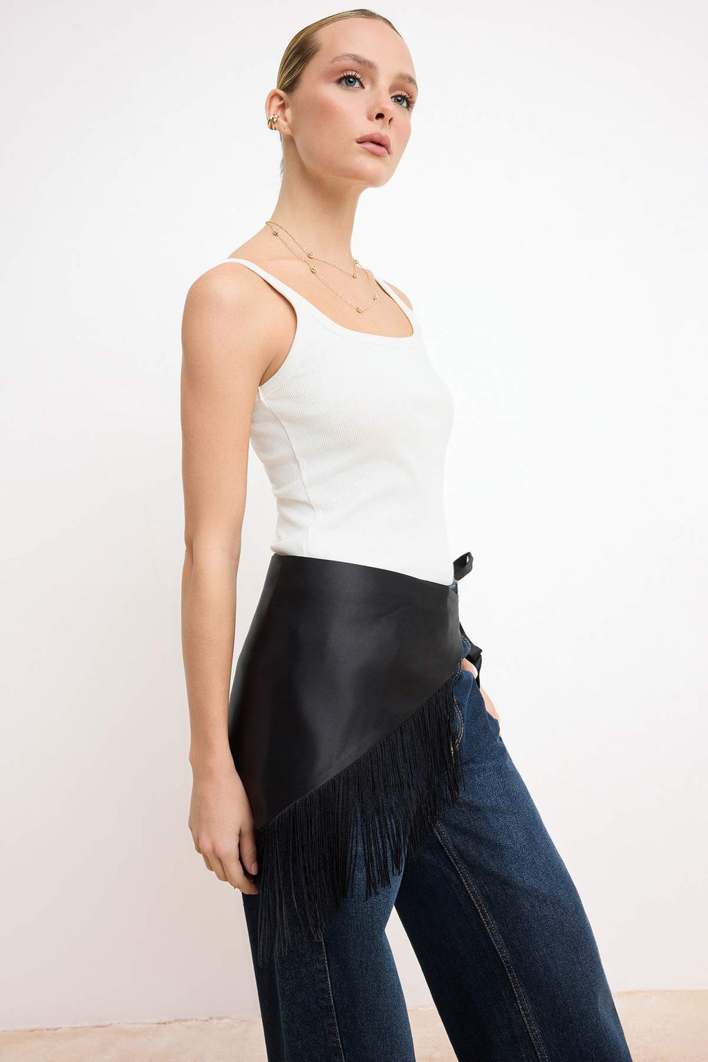 K?rm?z? Fitted/Vucuda Oturan Kare Yaka Kolsuz Aplike Fitilli Esnek Orme Atlet TWOSS26AL00015 - Trendyolmilla фото 6