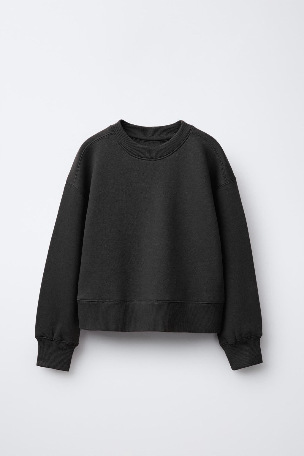 BASIC SPORTY SWEATSHIRT