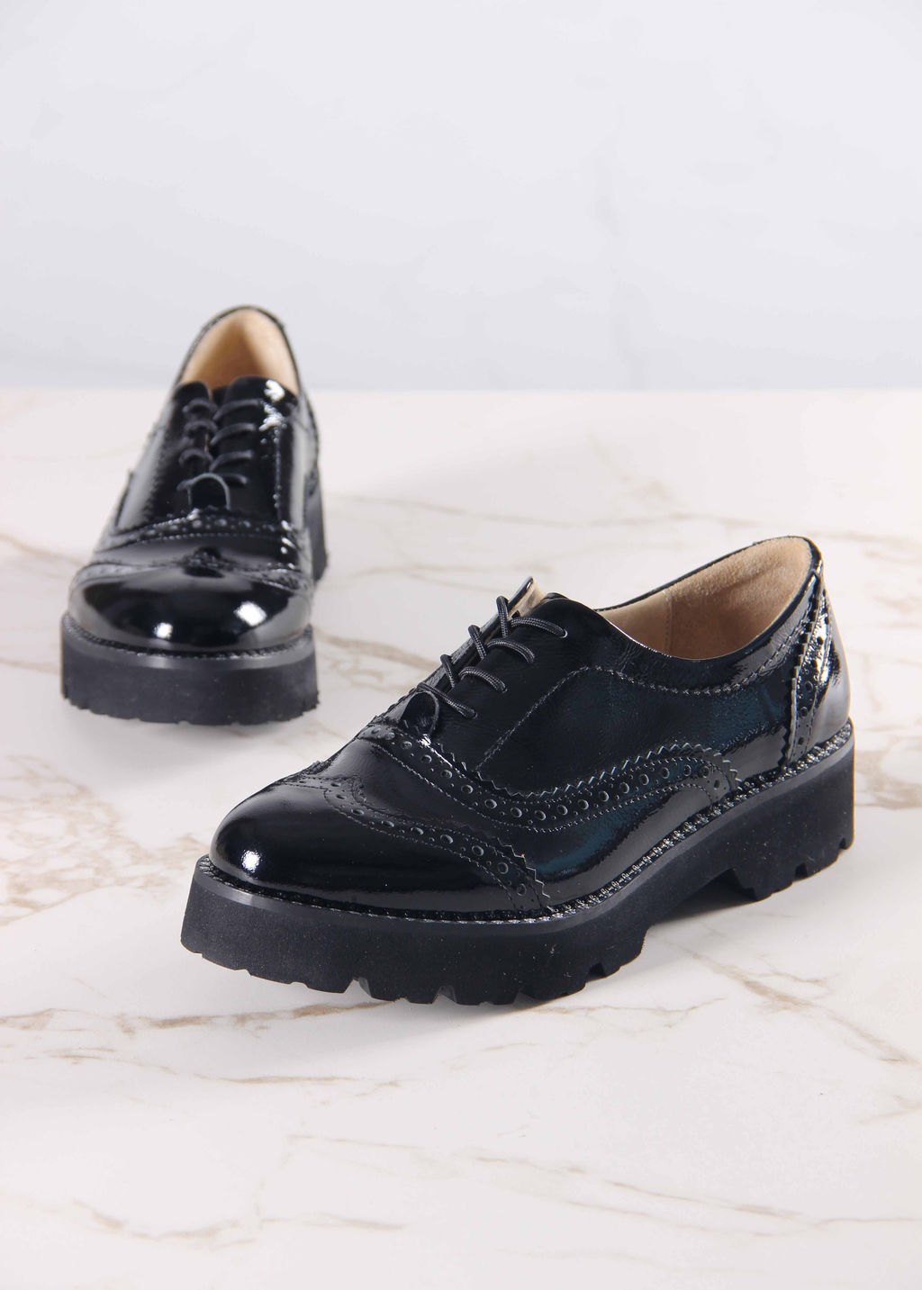 Туфли полуботинки 100.10182bl. Черный наплак