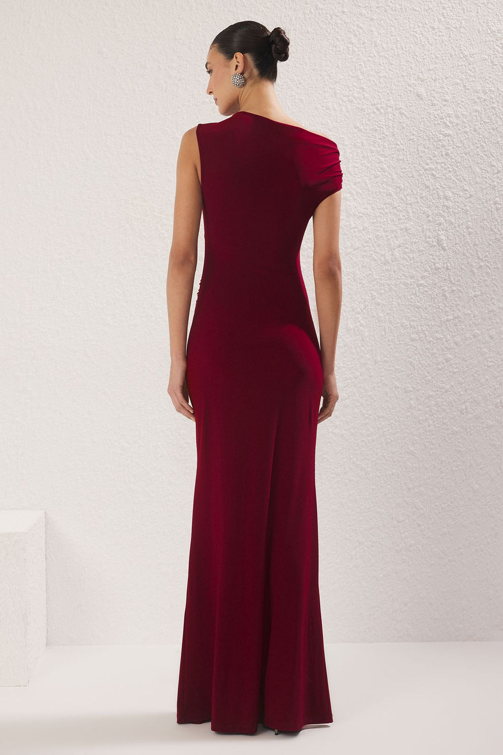 Bordo Vucuda Oturan Tas Aksesuarl? Dokuma Uzun S?k Abiye Gece Mezuniyet Elbisesi TPRSS24AE00224