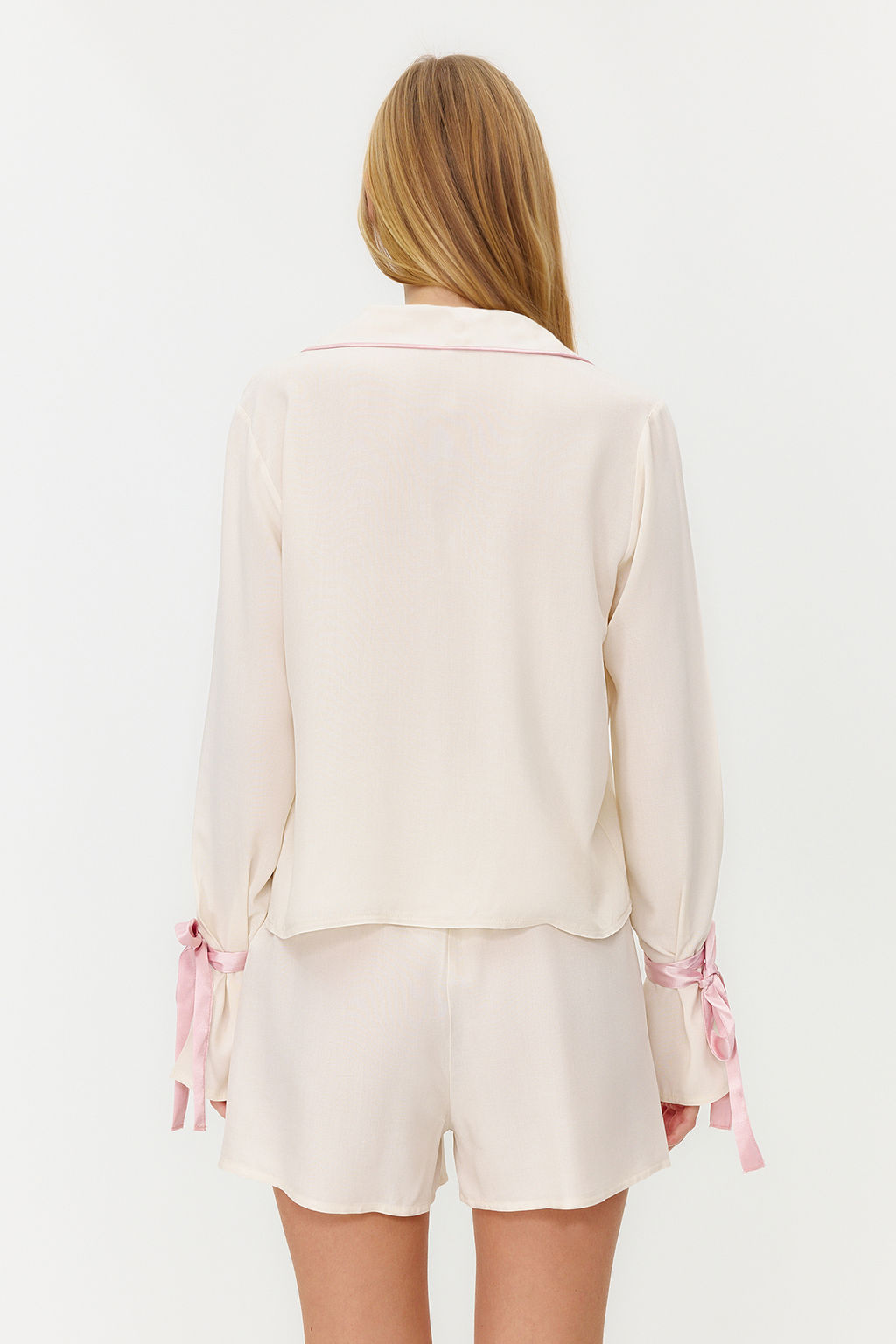 Trendyolmilla Ekru Baglamal?/Kurdele/Fiyonklu ve Biyeli Viskon Sortlu Dokuma Pijama Tak?m? THMSS24PT00047  фото 32