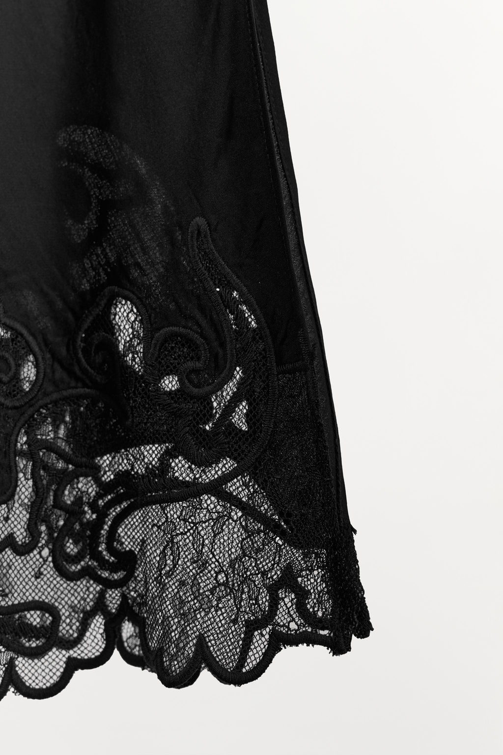 TOP TIRANTES VISCOSA 100% BORDADOS / Negro - Zara фото 7