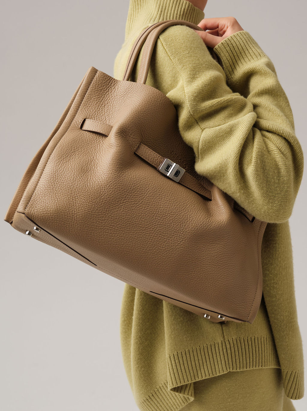 Кожаная сумка Deboro 31195 бежевый карандаш