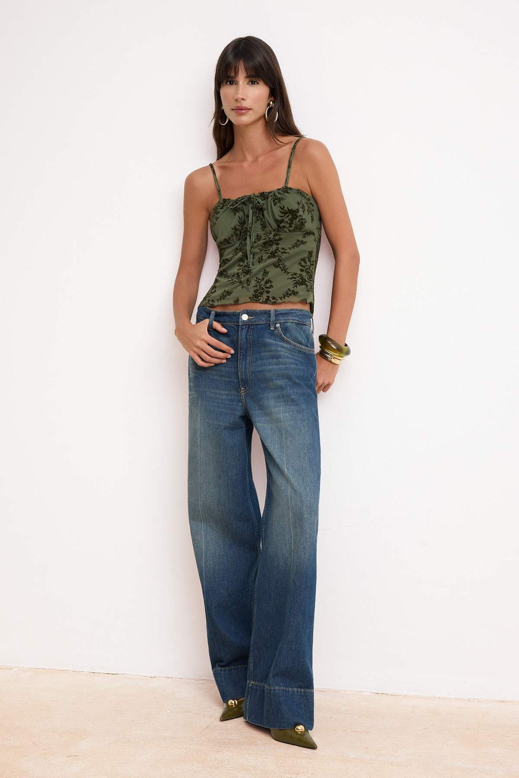 Haki Cicekli Fitted/Vucuda Oturan Havuz Yaka Kolsuz Baglama Detayl? Tul Orme Bluz TWOSS26BZ00481 - Trendyolmilla фото 2