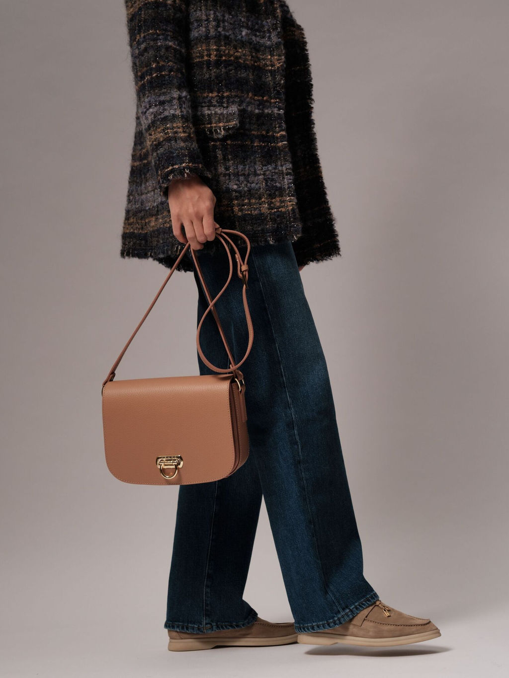 Сумка на плечо Azaro 31034 бежевая нуга