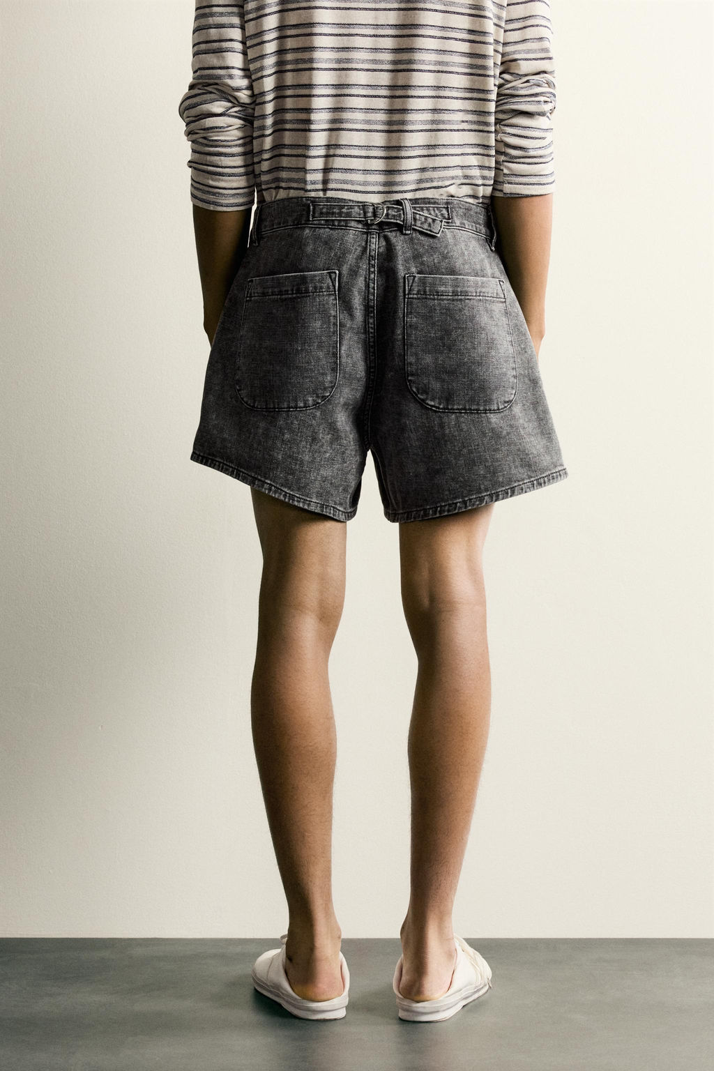SHORTS DENIM LAVADO ACID / Gris antracita - Zara фото 3