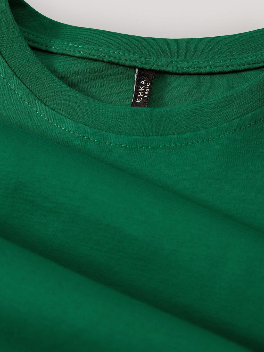ЕМКА / Трикотажная футболка со спущенным плечом - Emka фото 6