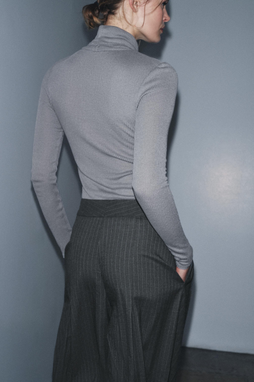 RIBBED HIGH NECK TOP - Zara фото 3