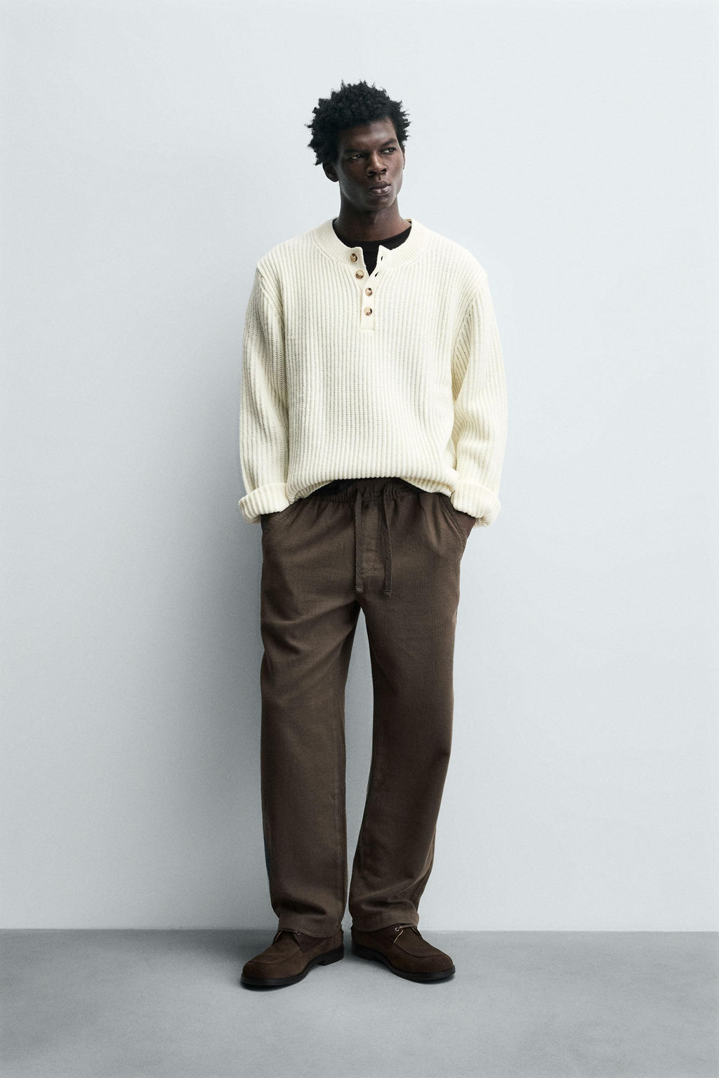 PANTAL?N RELAXED FIT ESTRUCTURA / Marr?n