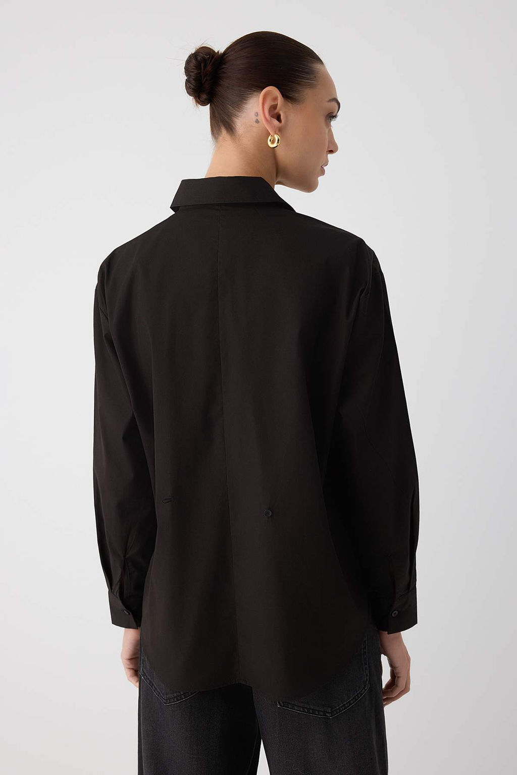 Beyaz Arkas? Dugme Detayl? Oversize Gomlek TWOAW26GO00009 - Trendyolmilla фото 5