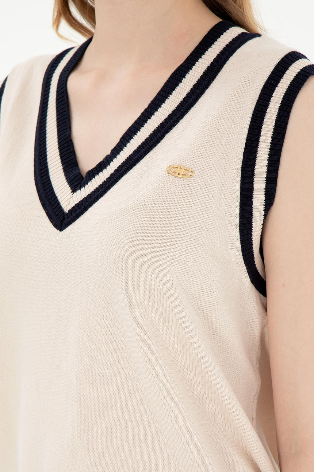 Женский кремовый свитер с v-образным вырезом Неожиданная скидка в корзине - U.s. polo assn фото 7