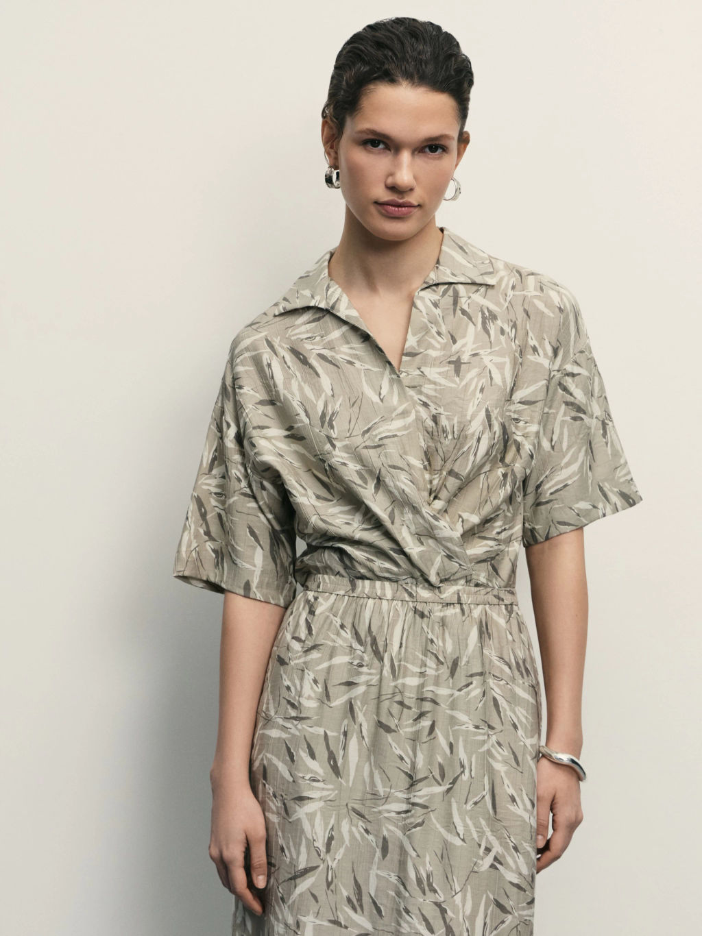 Блузка из вискозы с завязками / Zarina фото 7