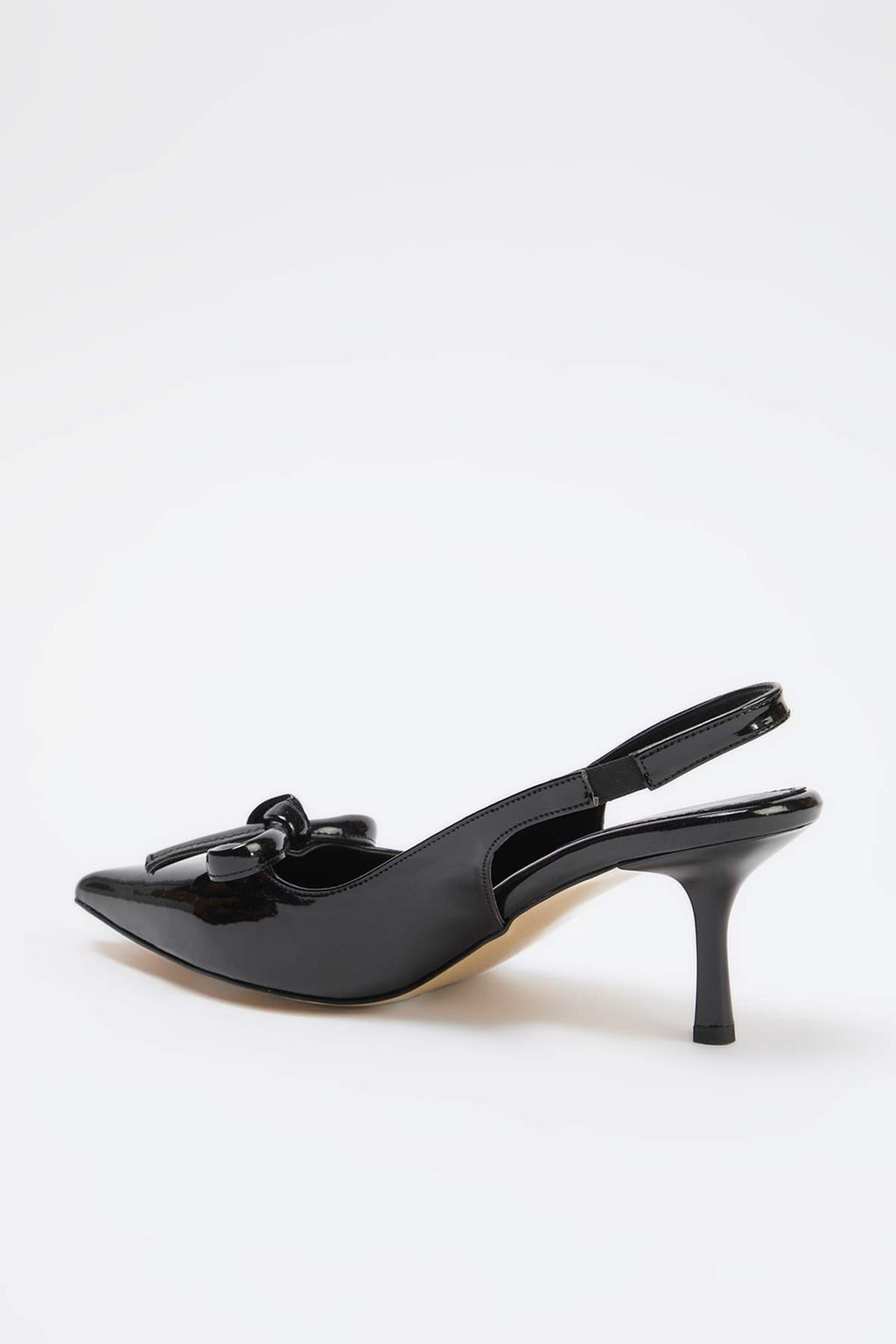 Siyah Rugan Fiyonk Detayl? 6,5 cm Kad?n Klasik Topuklu Ayakkab? TAKSS26TO00016