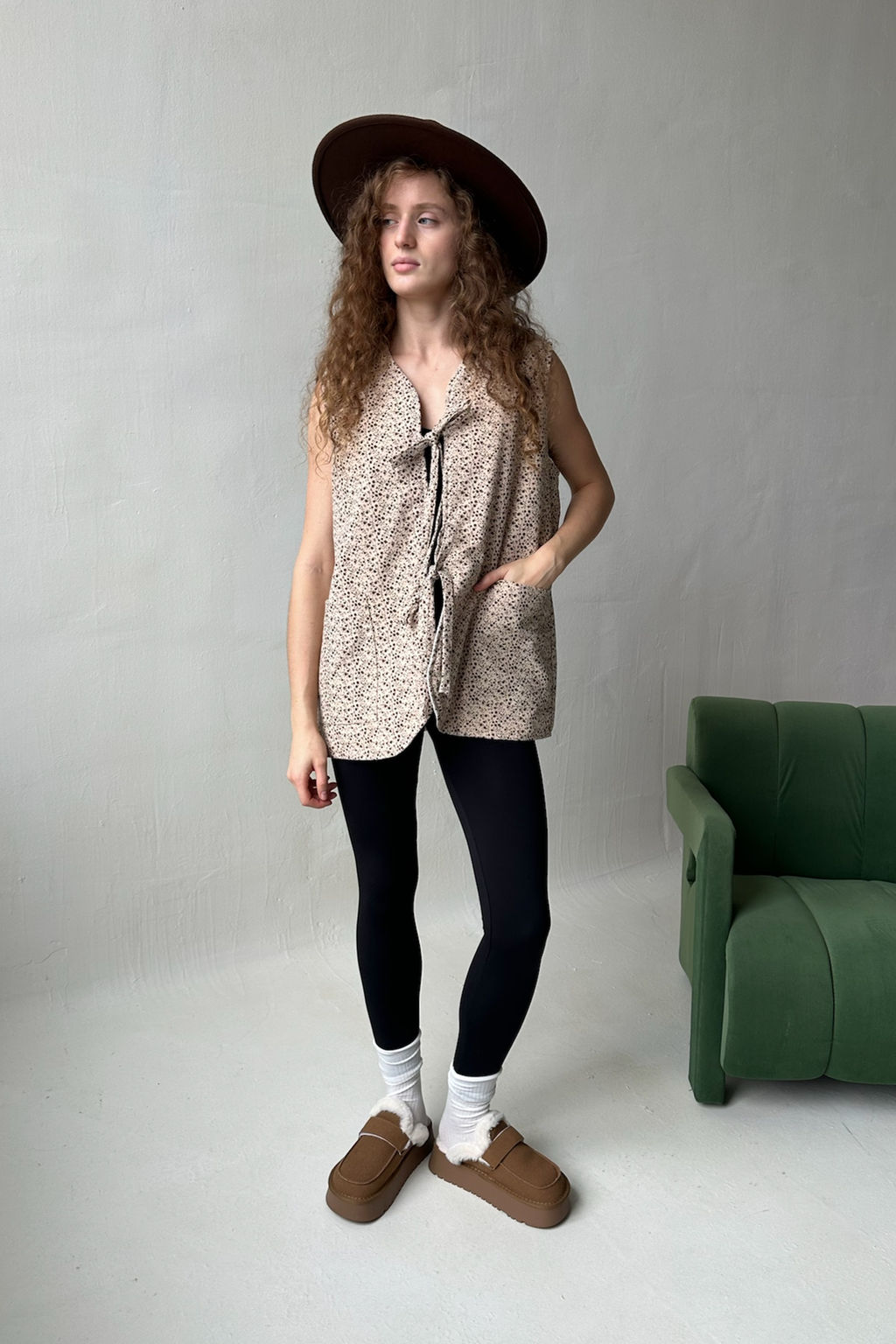 Жилет стеганый HOME109/02/Бежевый, коричневый