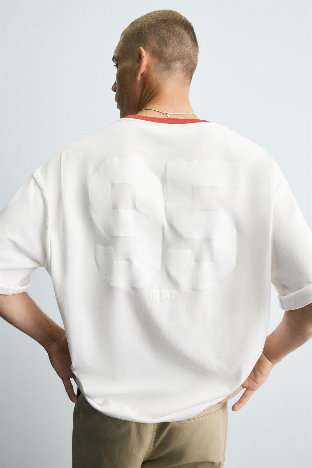 T-SHIRT WITH CONTRAST NECK - Zara фото 5