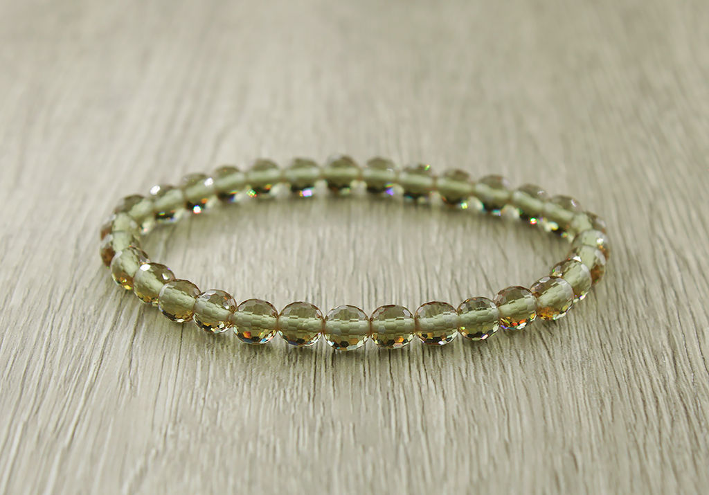 Султанит 6мм, гранёные бусины, браслет "Классика" 18см.