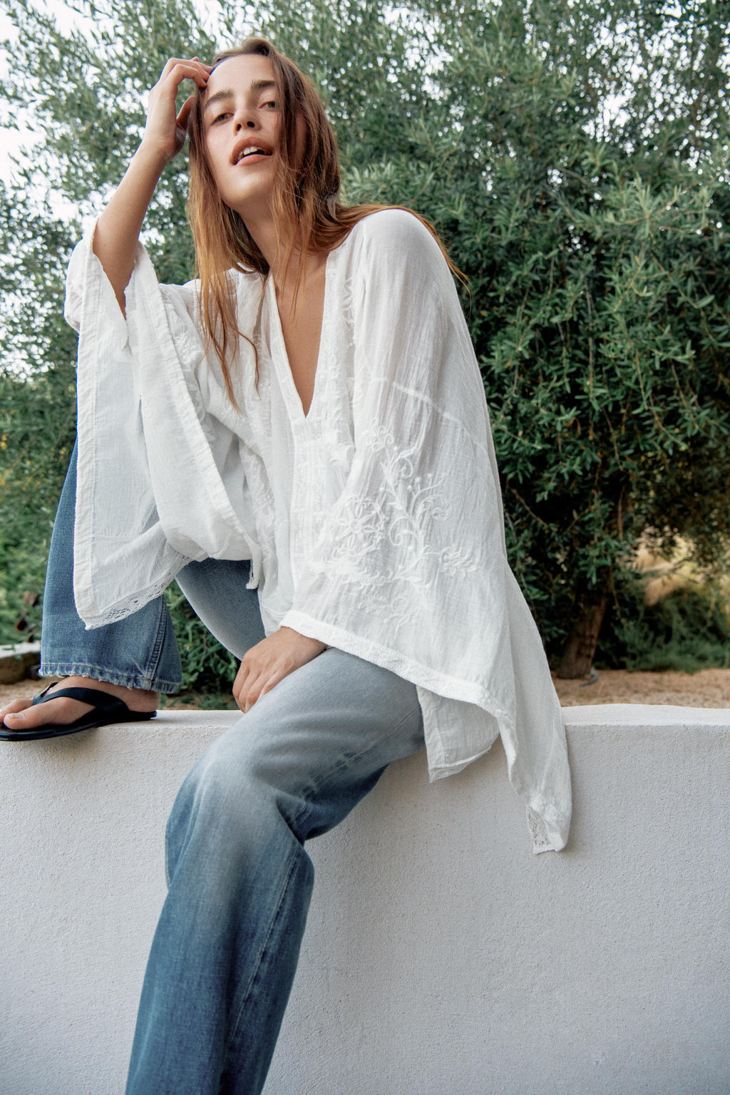 BLUSA CAPA BORDADA ZW COLLECTION / Blanco