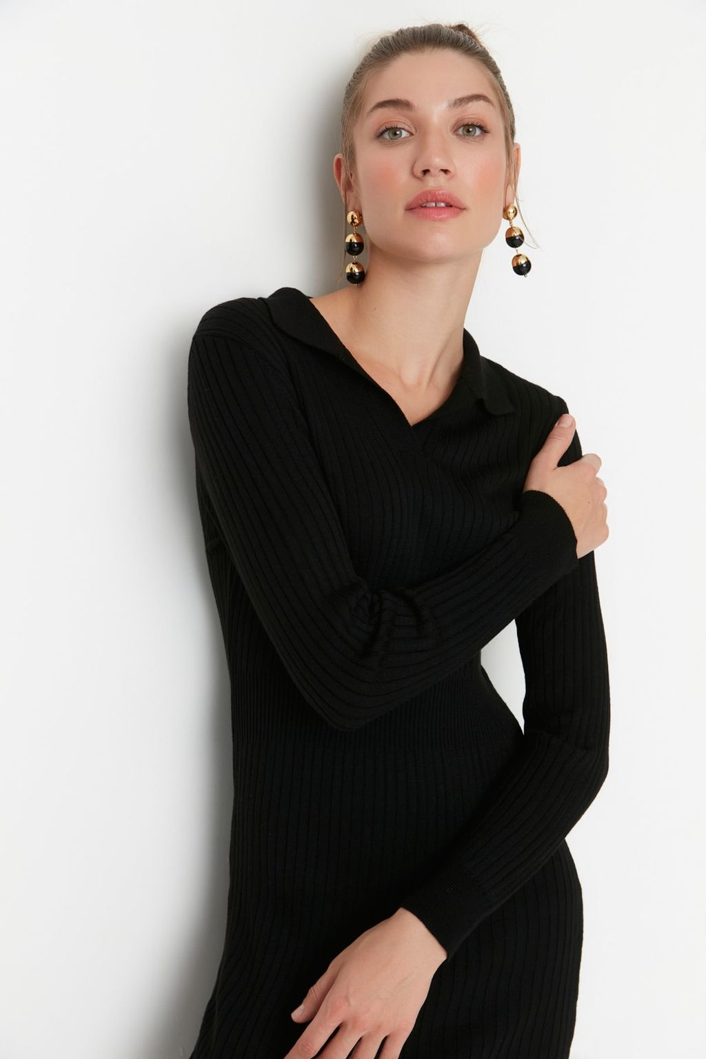TRENDYOLMILLA Siyah Midi Triko Polo Yaka Elbise TWOAW22EL1376  фото 24