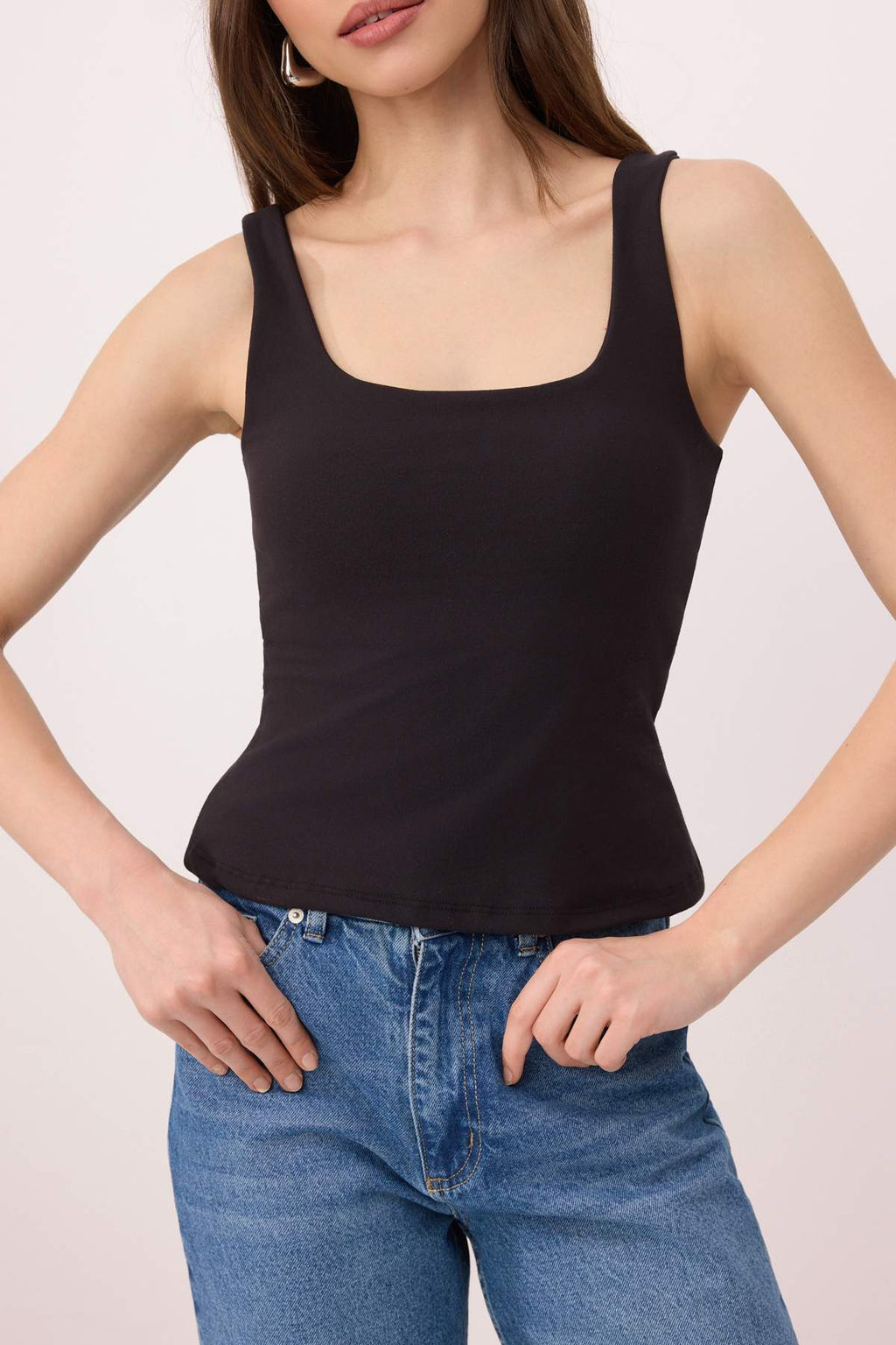 Siyah Duz Fitted Havuz Yaka Kal?n Ask?l? Gogus Pedli Interlok Orme Atlet TWOSS26AL00056 - Trendyolmilla фото 4