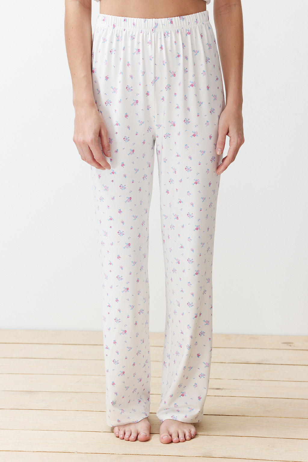 Trendyolmilla Beyaz-Cok Renkli Cicekli Baglamal? ve Ip Ask?l? Orme Pijama Tak?m? THMSS24PT00233 фото 5