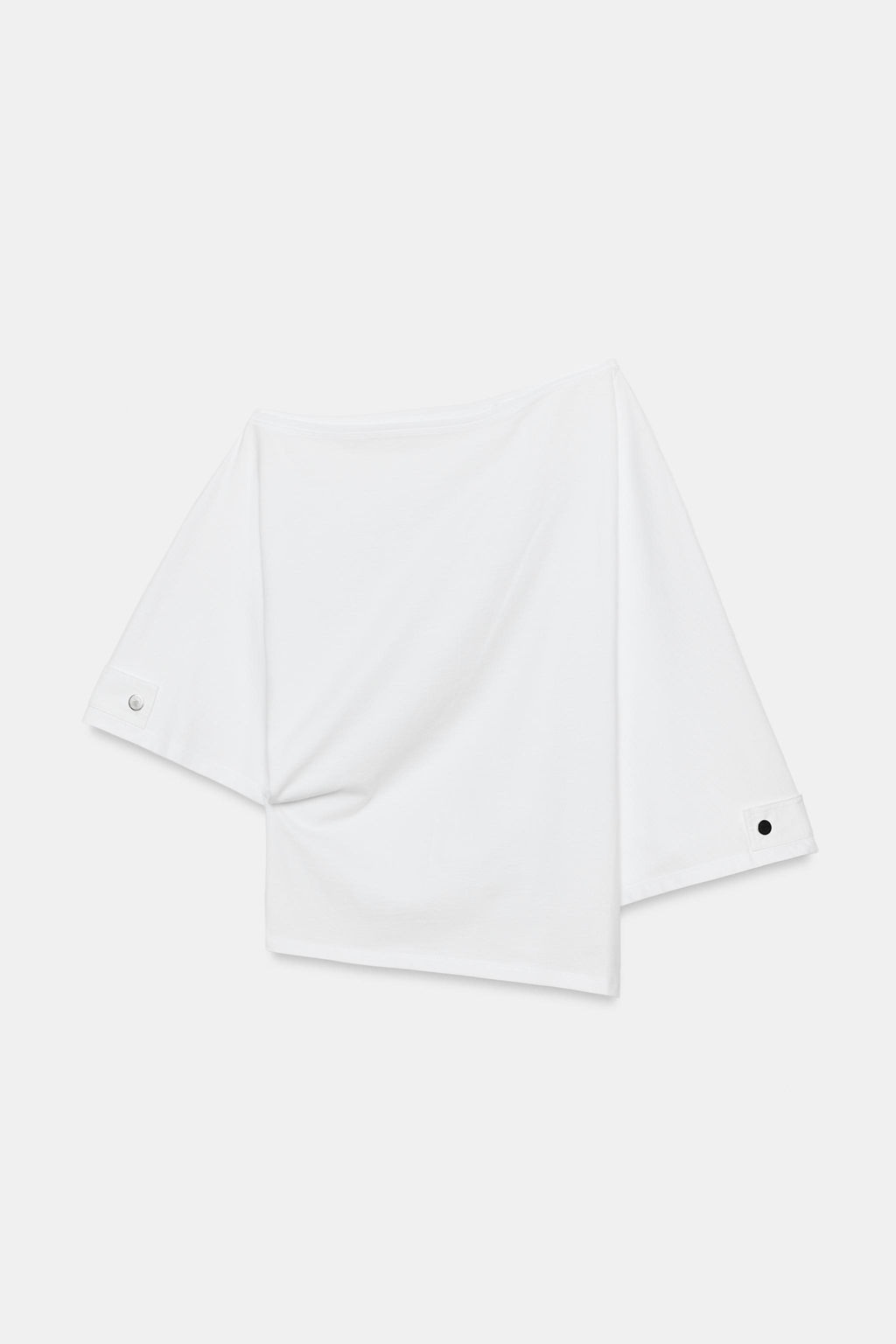 CAMISETA CUELLO BARCO BOT?N / Blanco