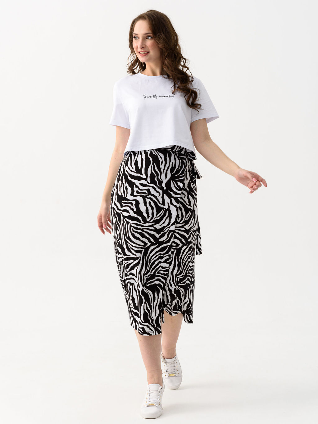 Костюм женский (футболка,юбка) белый 2215 (1)