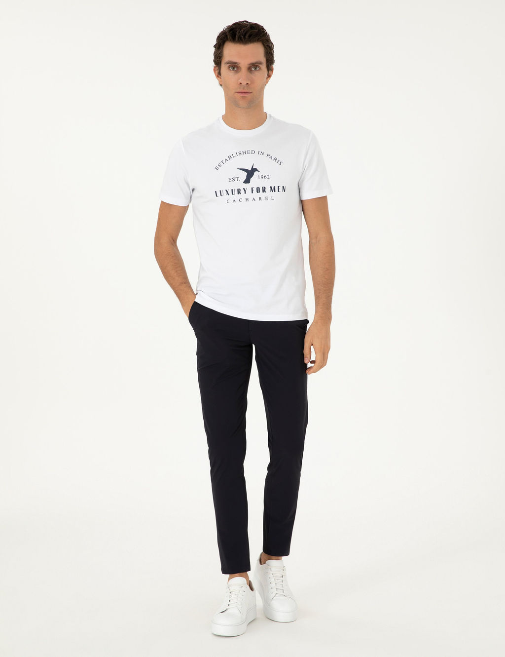 Белая стройная мата - Cacharel фото 4