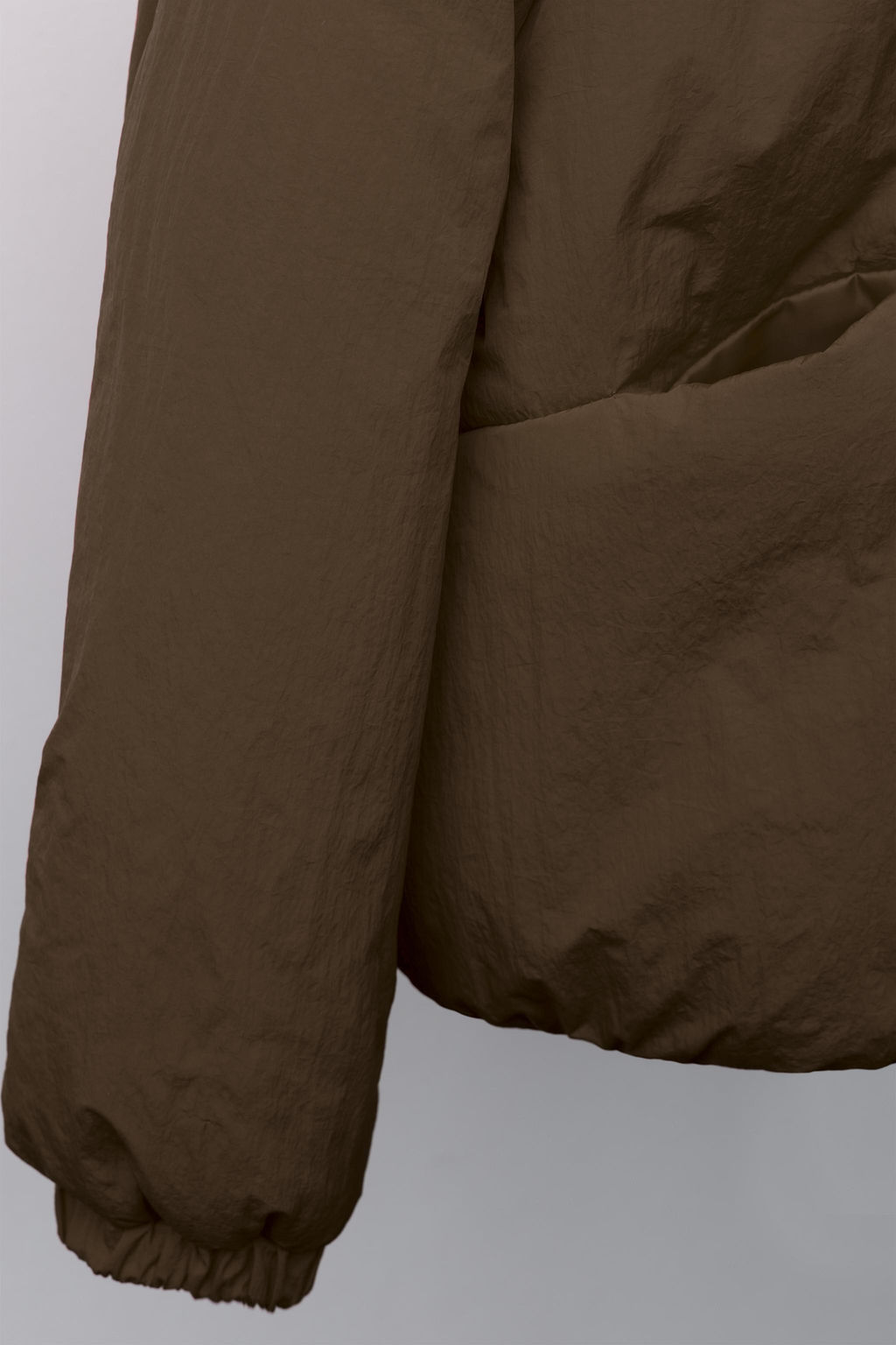 CAZADORA ACOLCHADA CAPUCHA FELPA / Marr?n