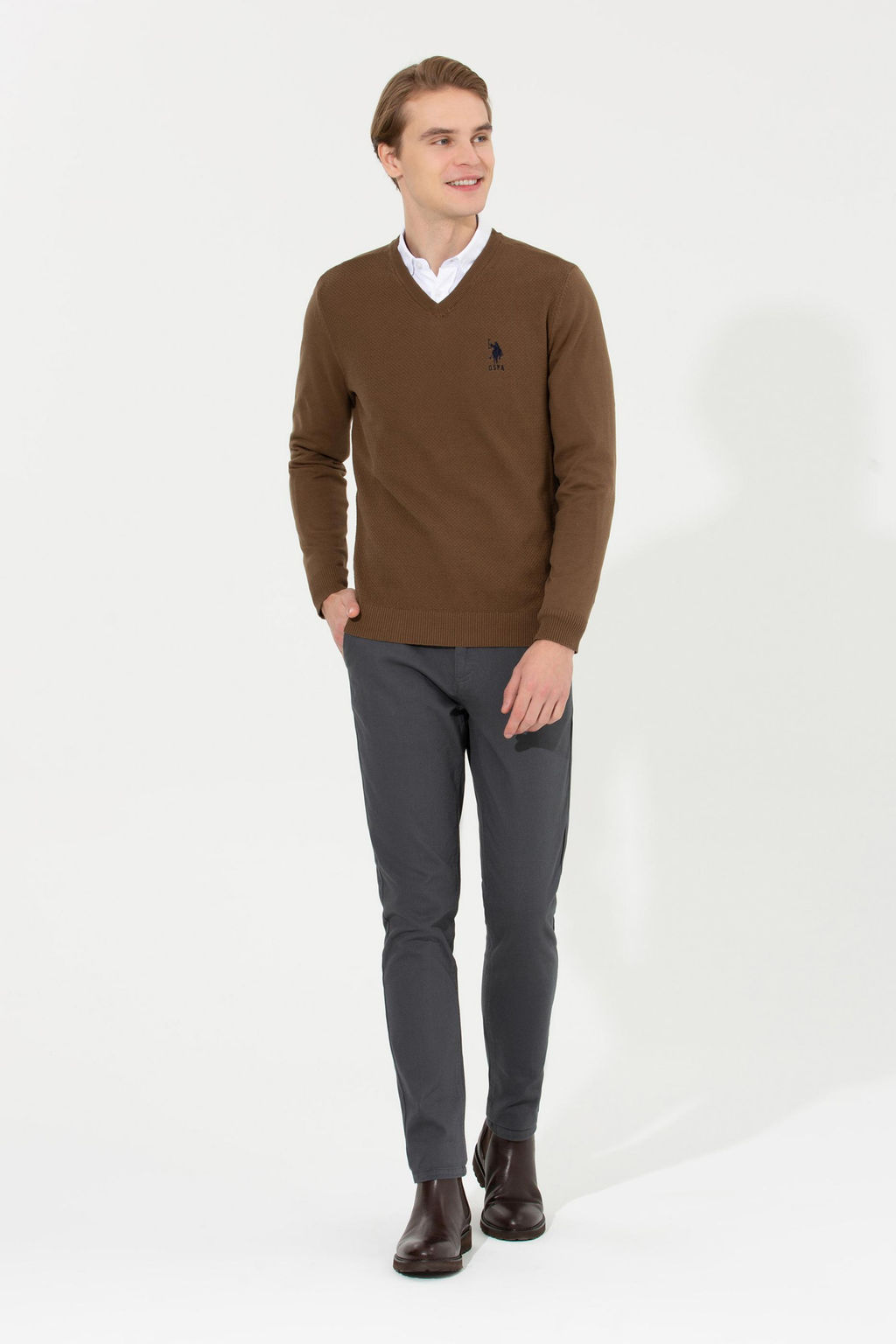 U. S. Polo Assn Мужской базовый трикотажный свитер кокосового цвета с v-образным вырезом - U.s. polo assn фото 4